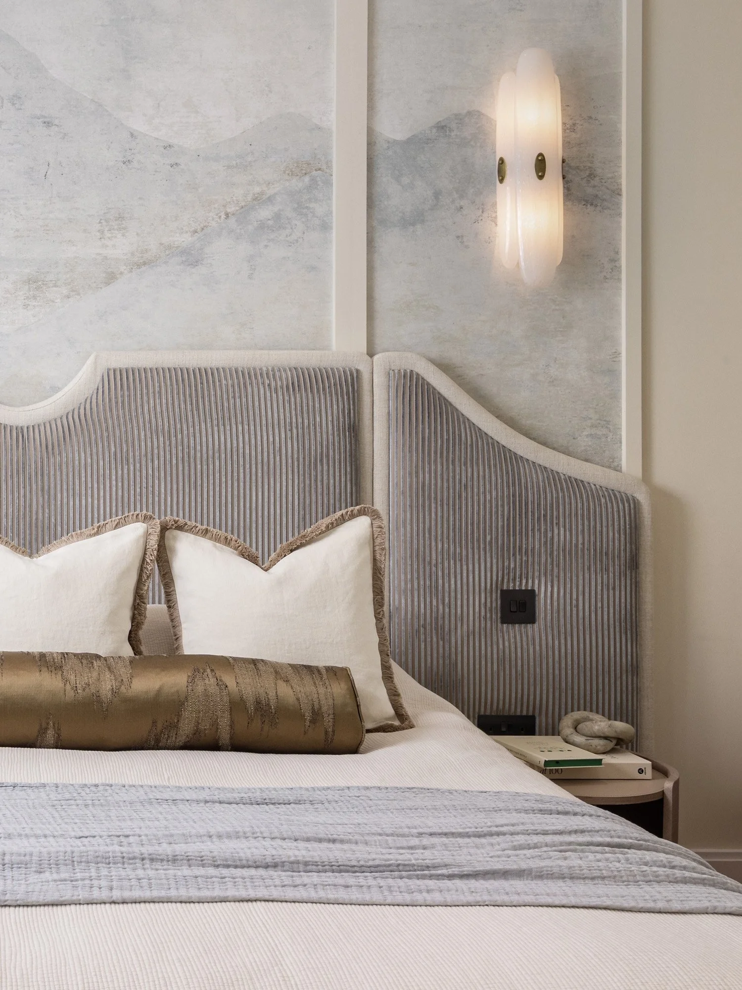 Suna Interior Design KINGSTON COUNTY HALL show home 011.jpg