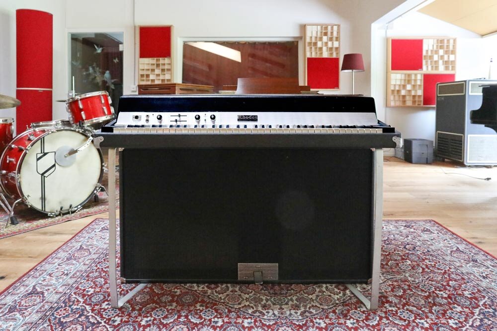 Fender Rhodes electric piano