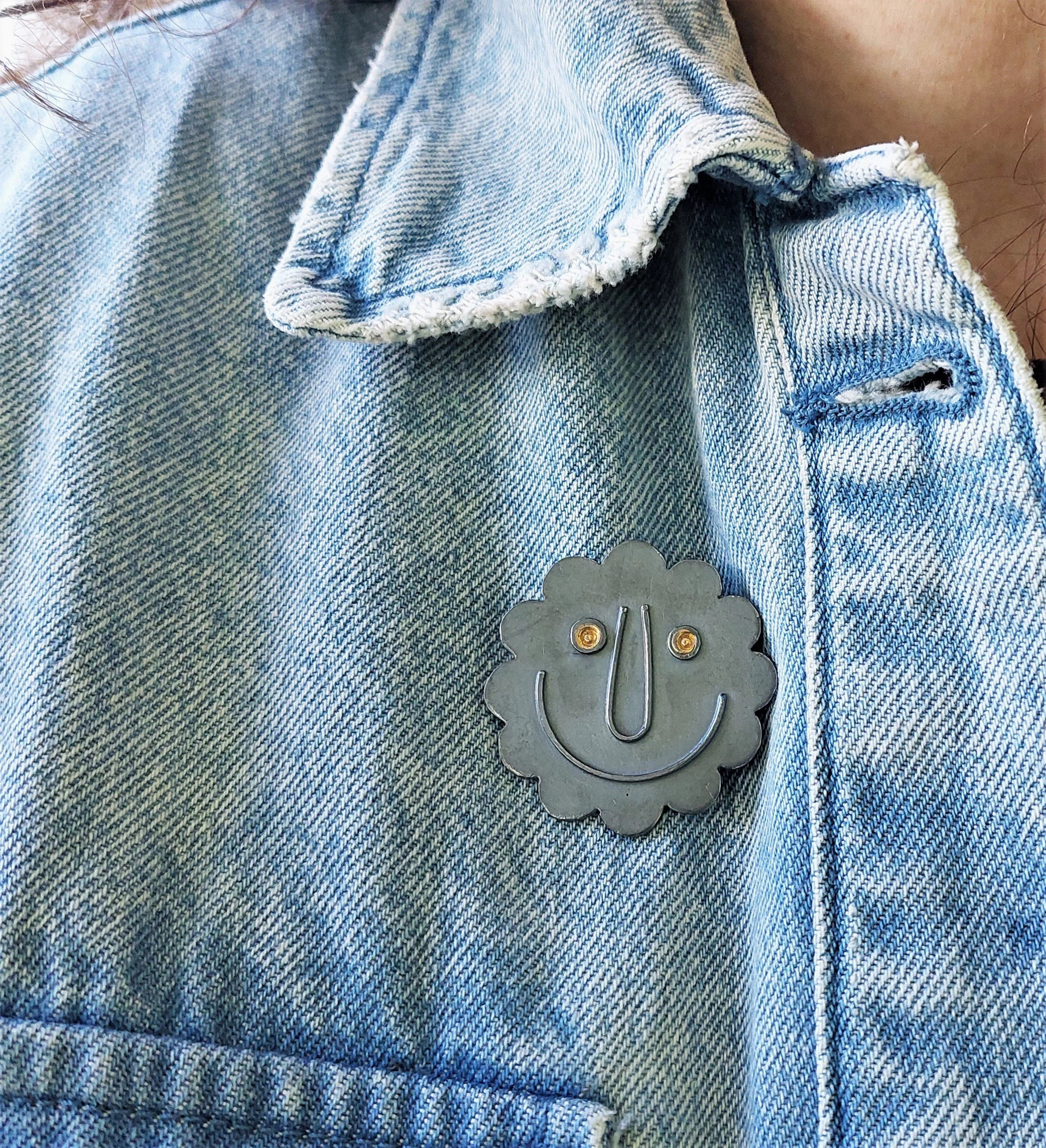 SARAH READ : SPACE INVADER PIN — THE JEWEL AND THE JEWELLER