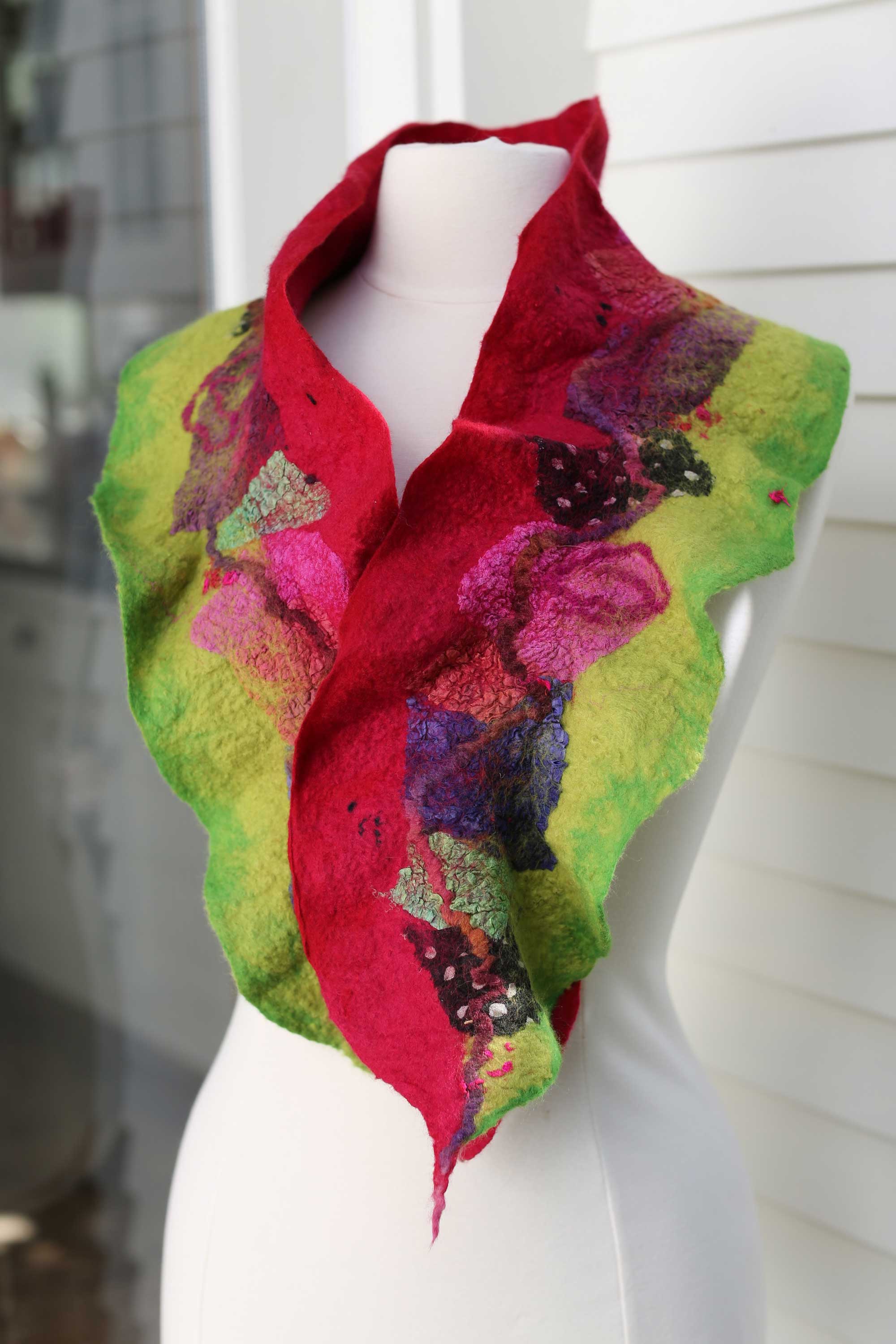 52_Project7_RuffleScarf_RaspberryLemonade_rgb_opt_web.jpg