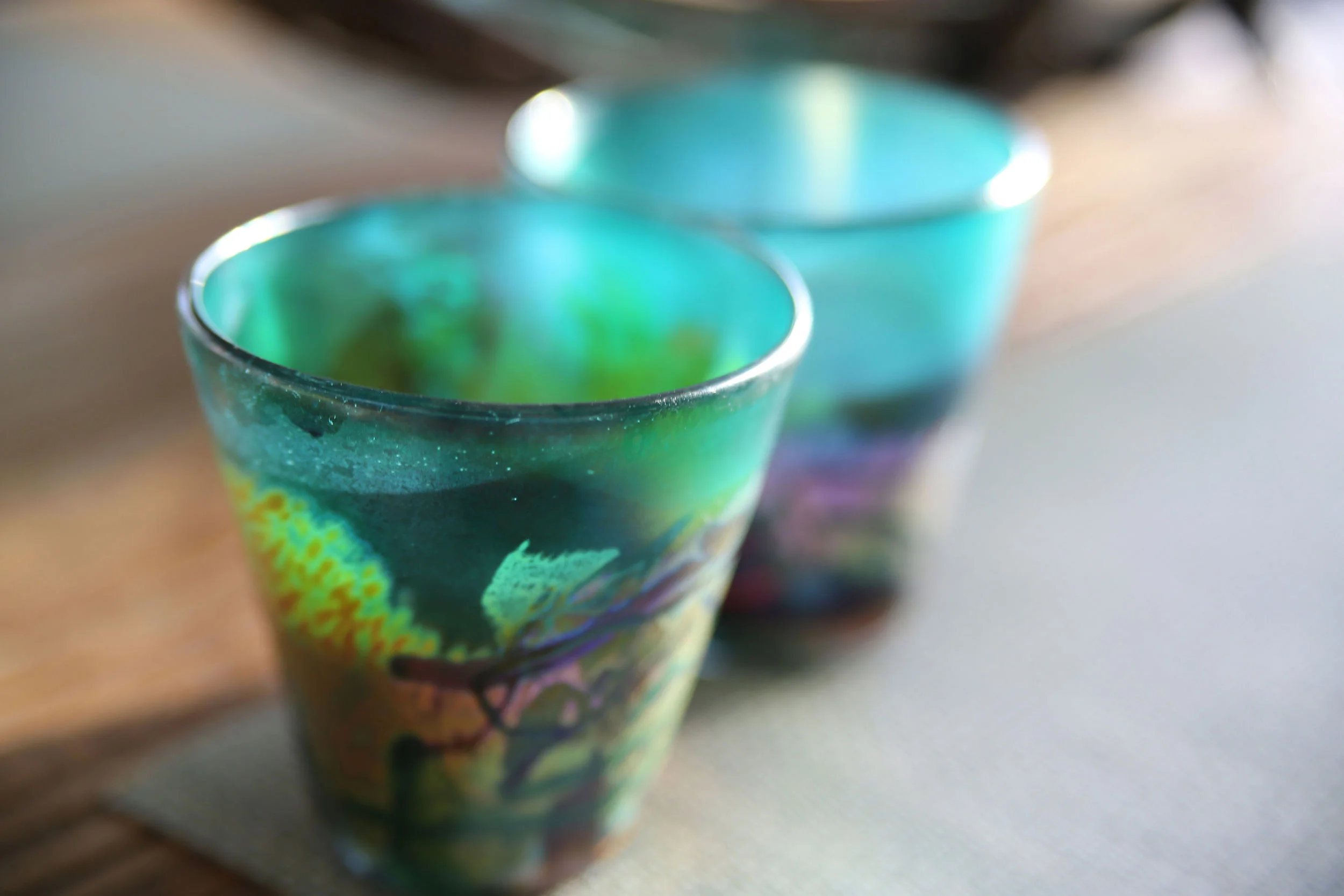 28_Teal-Glasses_spotheal2_rgb_opt_web.jpg