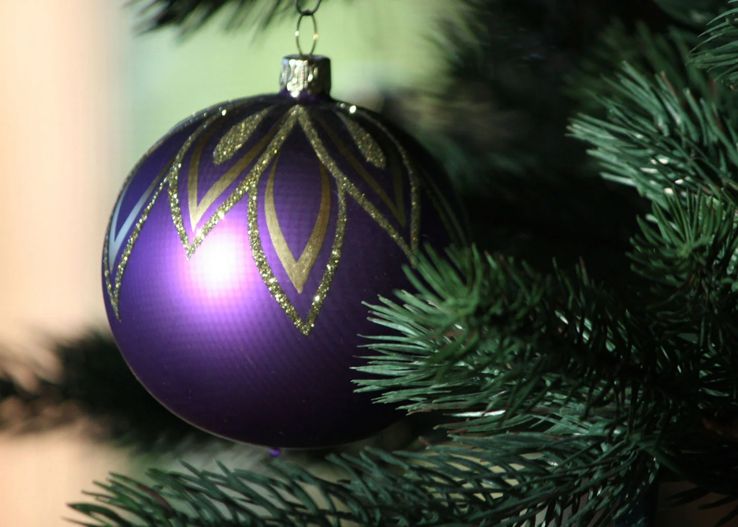 62_Purple-Ornament_rgb_opt_web.jpg