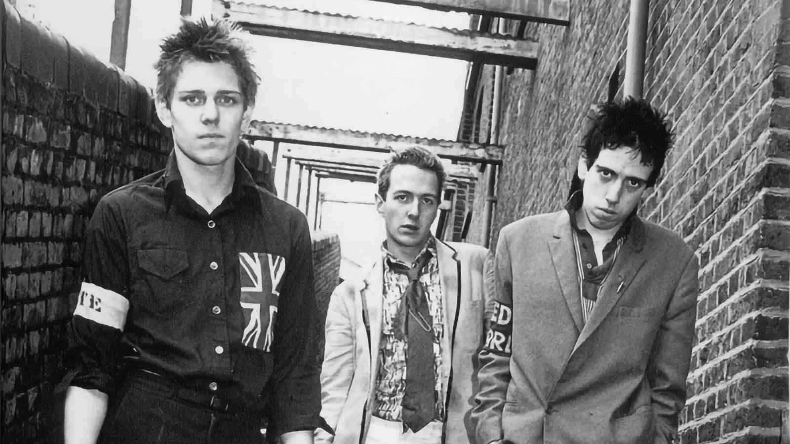 the-clash-1976-blog.jpg