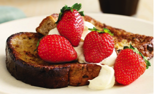 French fruit toast with strawberries
