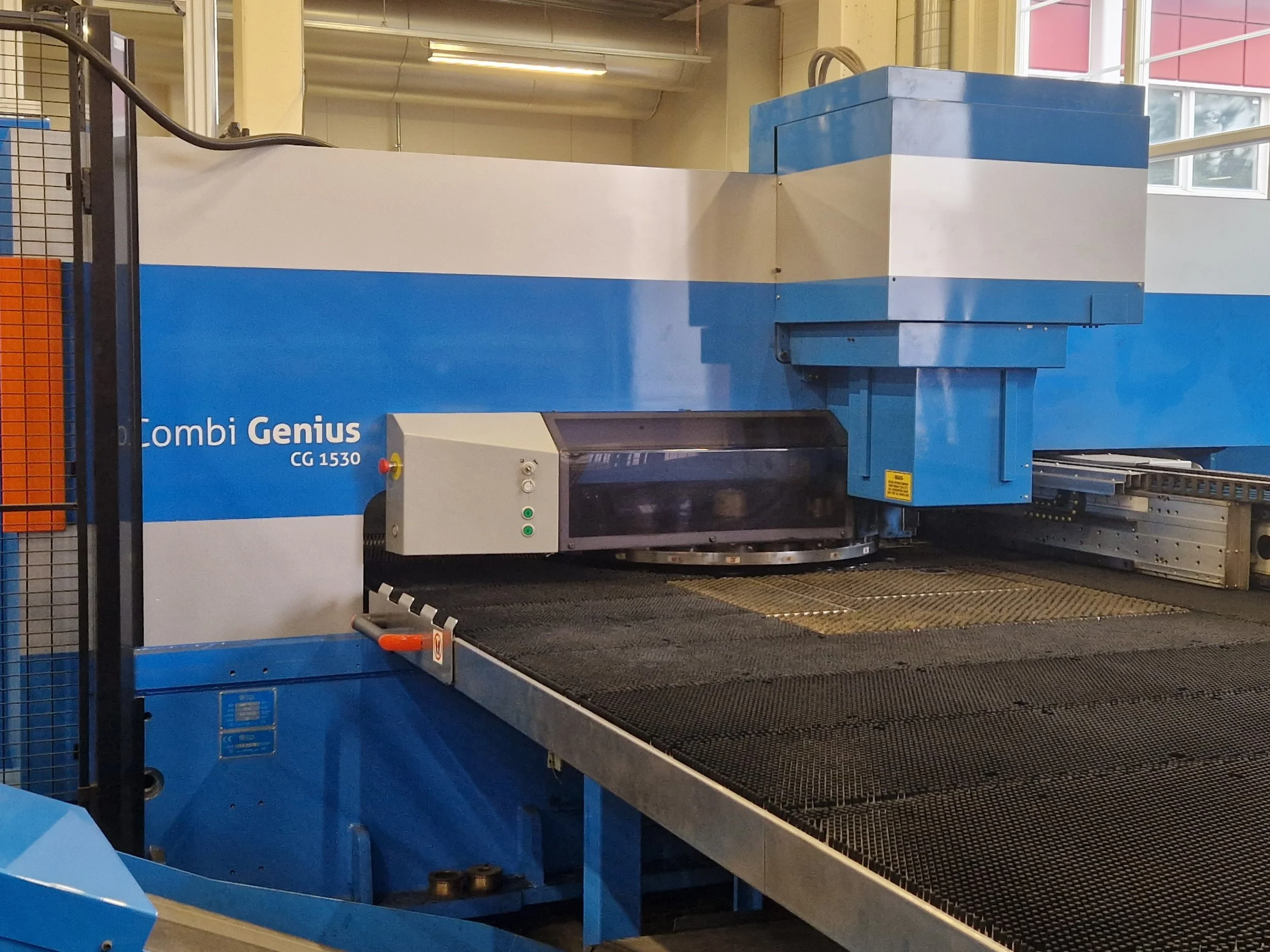 Paikka on täytetty (Etsimme laserleikkaus- ja combi-koneen käyttäjää)