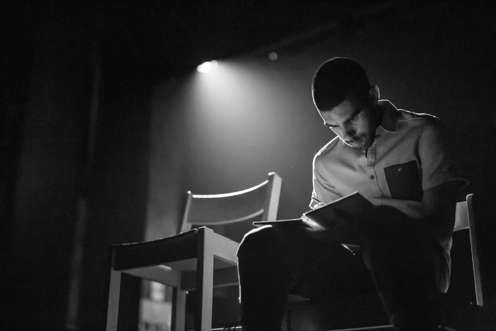 Outro Olhar, Doutro Lugar_Escrevendo.jpg