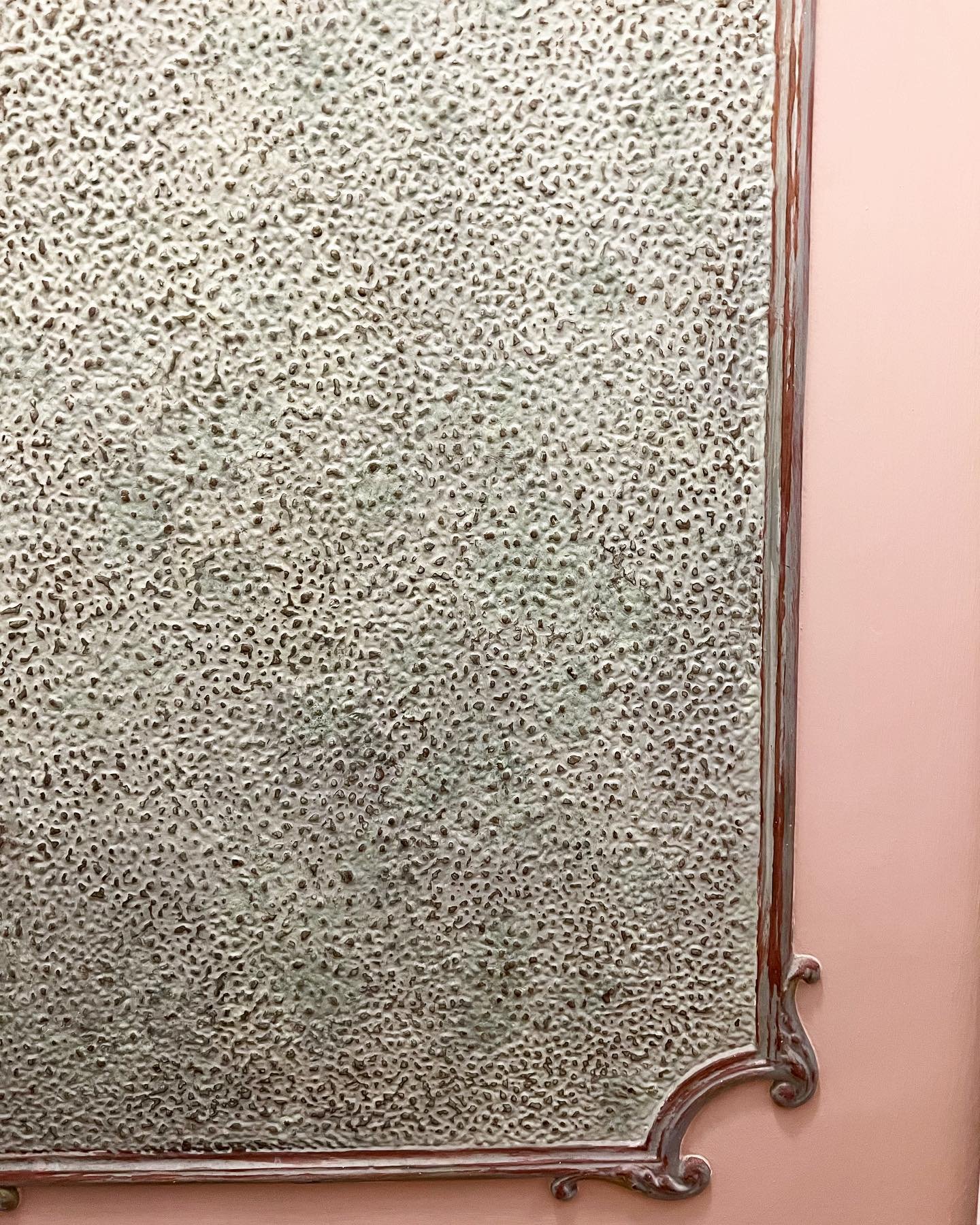 Swipe for before photos.. this unusual decorative panel had chipped and cracked over the years and was in need of some repairs. I used a decorative fine filler to rebuild the texture on damaged areas and then painted with layers of glazes to blend it