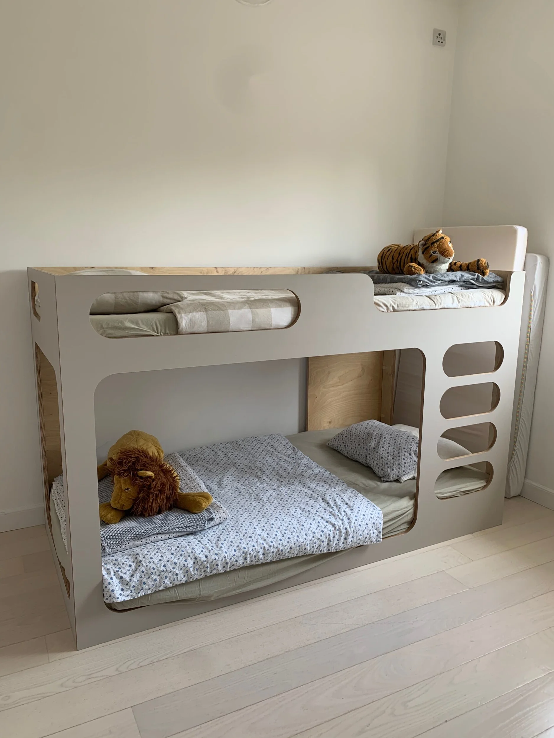 097440CA-8FC3-4B40-9D0F-517E9F91056B