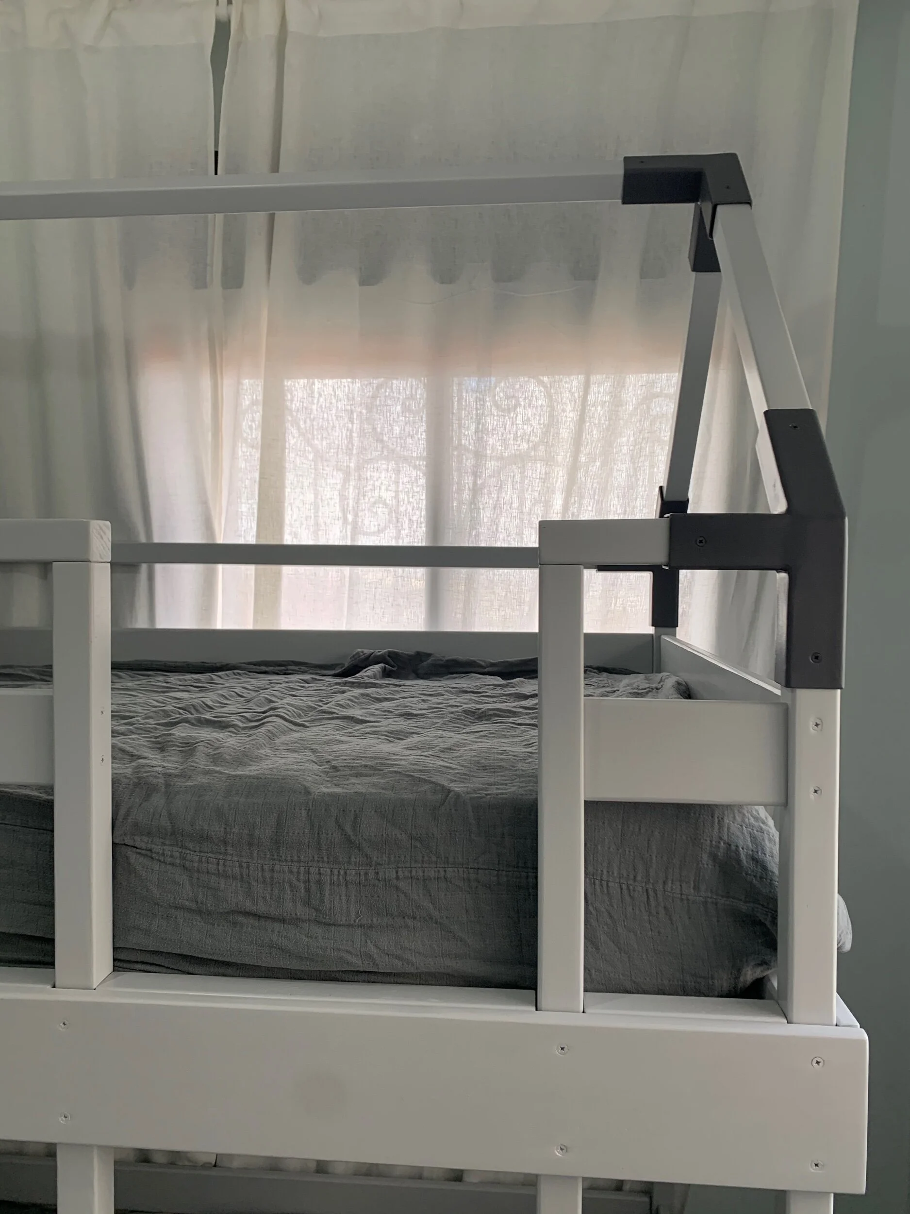 4B544C86-9C11-4C4D-B336-8D266A4CB5E6