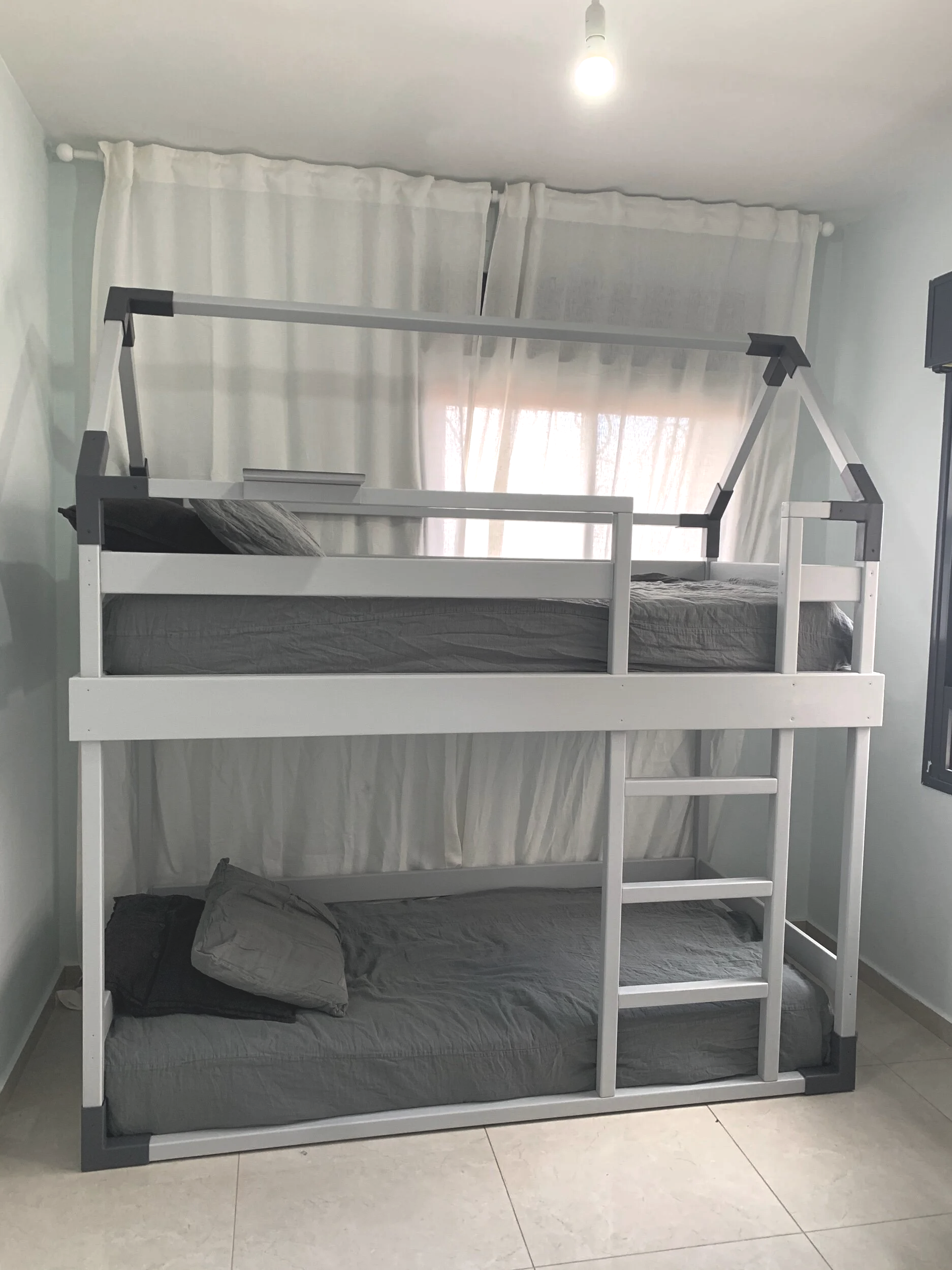 A12C17FA-8E7F-42C8-878A-50D8B395BD4C