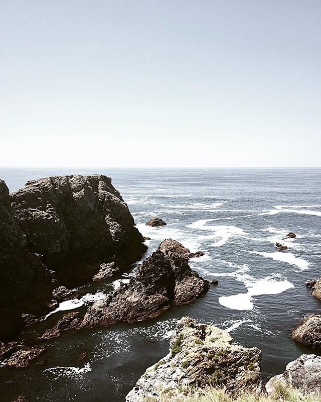 Pendant qu&rsquo;il fait tout gris et qu&rsquo;il faut rentrer &agrave; Paris 😢 une photo de ma jolie escapade sur une &icirc;le bretonne pour me donner du courage &bull; Belle &icirc;le en Mer 🎶 ... Marie-Gal...
.
.
.
.
.
.
.
.
.
.
.
 #livethelitt