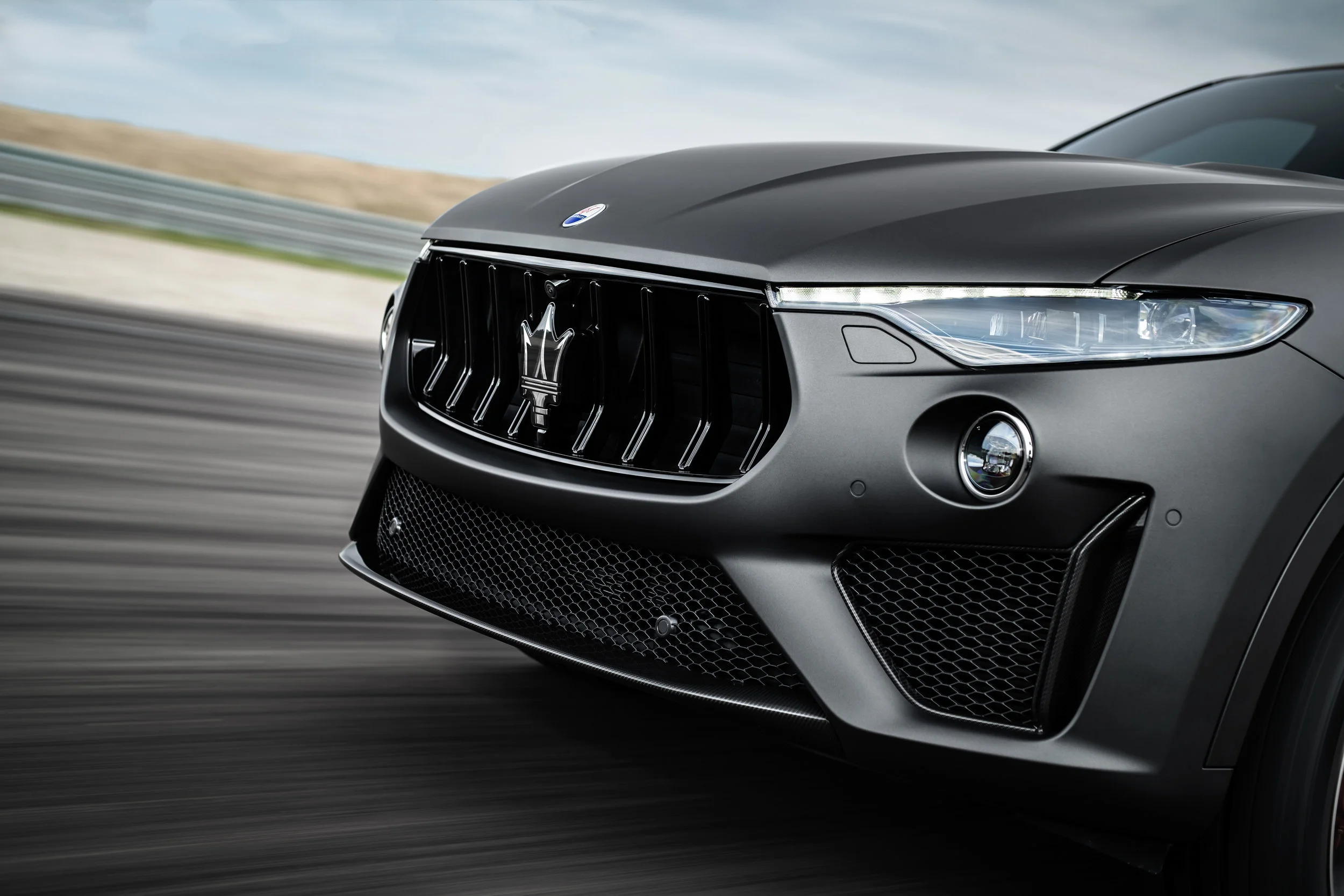Large-14690-MaseratiLevanteTrofeo.jpg