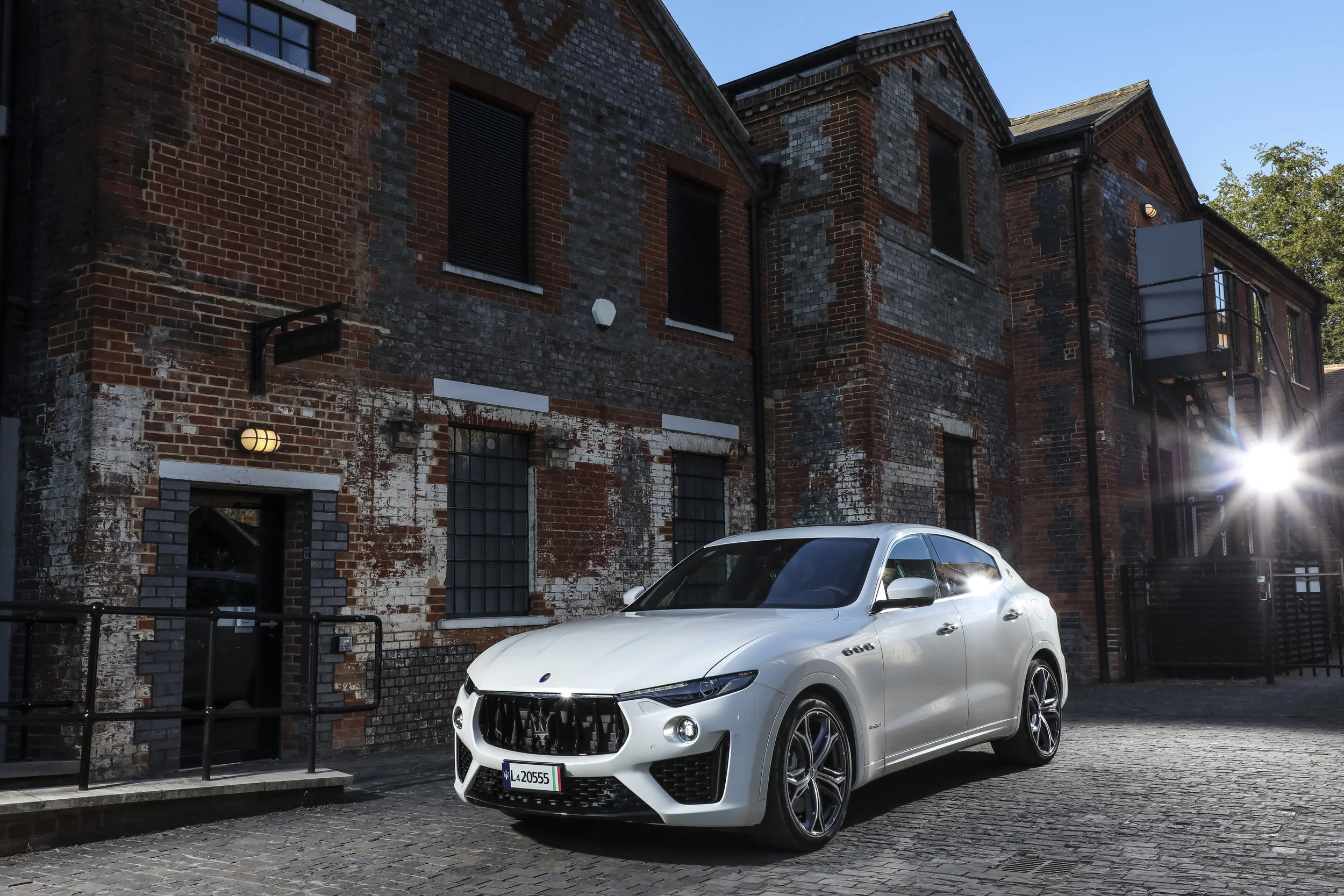 Large-14944-MaseratiLevanteSMY19GranSport.jpg