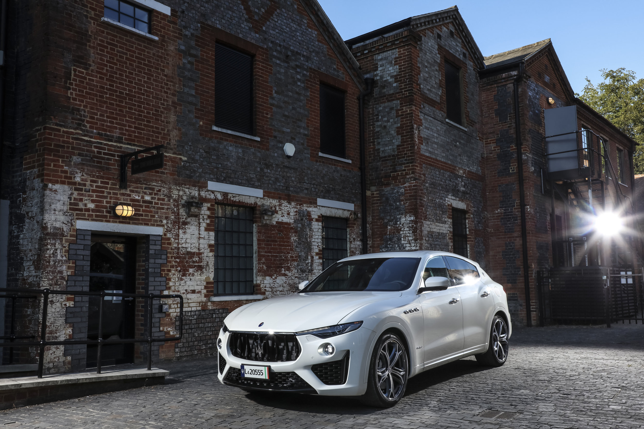 Large-14944-MaseratiLevanteSMY19GranSport.jpg