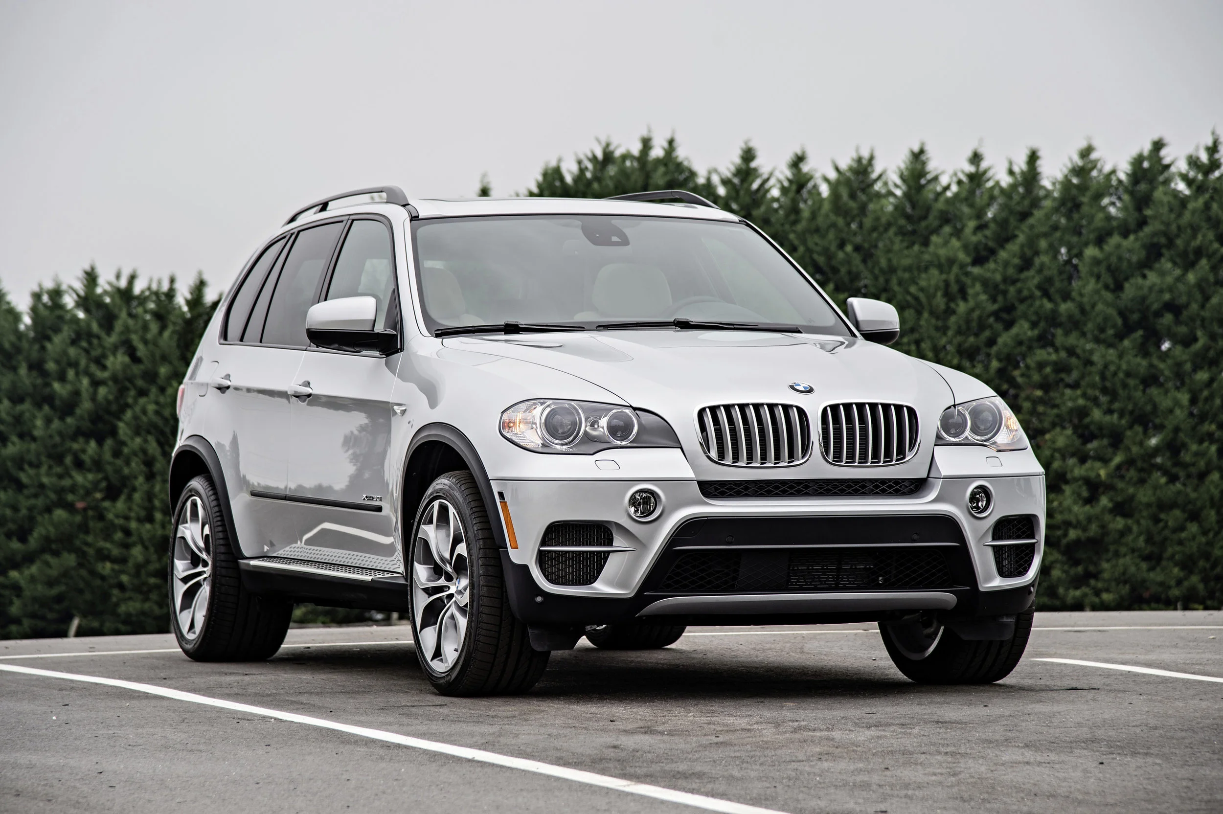 P90166354_highRes_15-years-bmw-x-model.jpg
