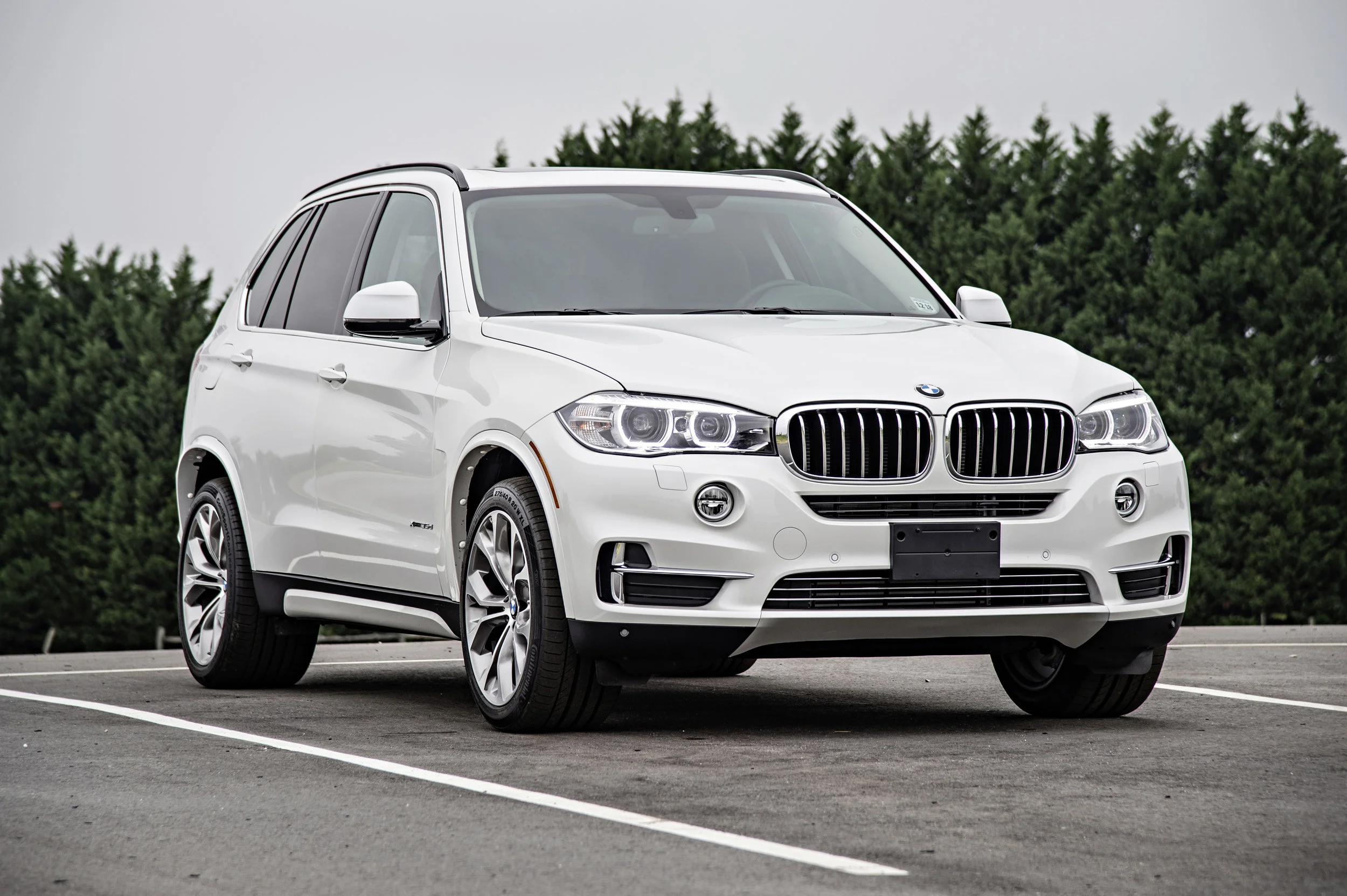 P90166359_highRes_15-years-bmw-x-model.jpg