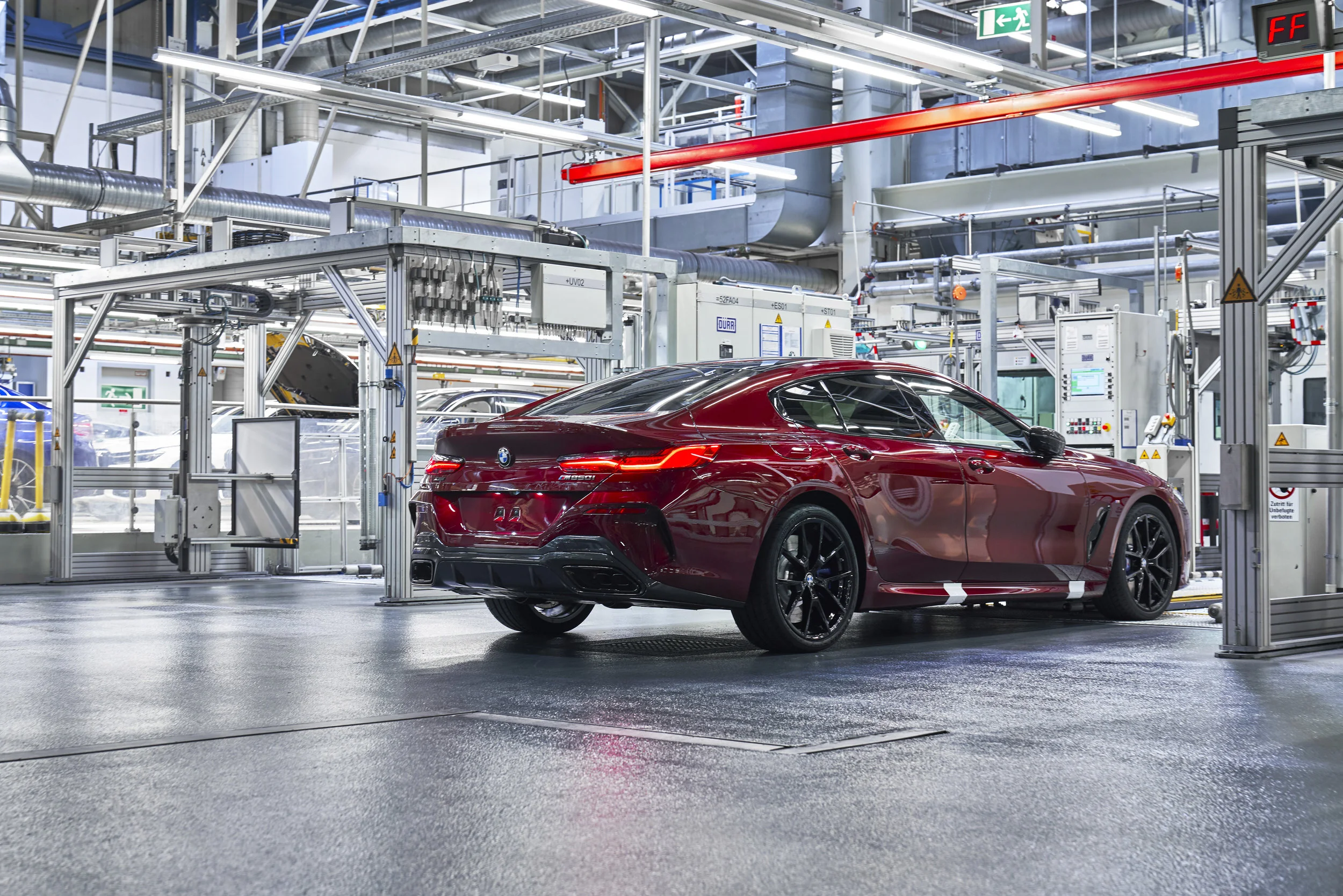 P90356999_highRes_the-new-bmw-8-series.jpg