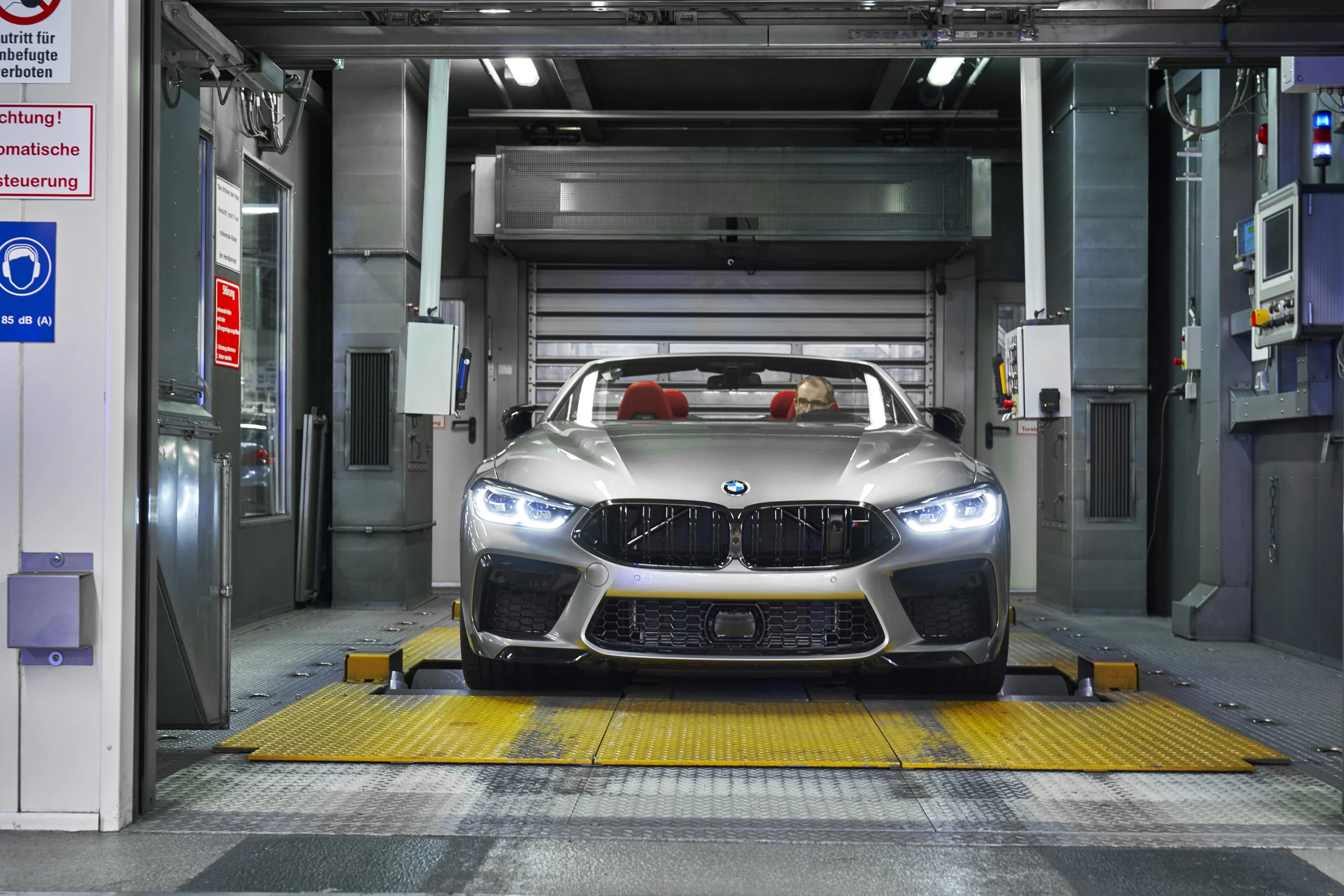 P90357020_highRes_the-new-bmw-m8-compe.jpg