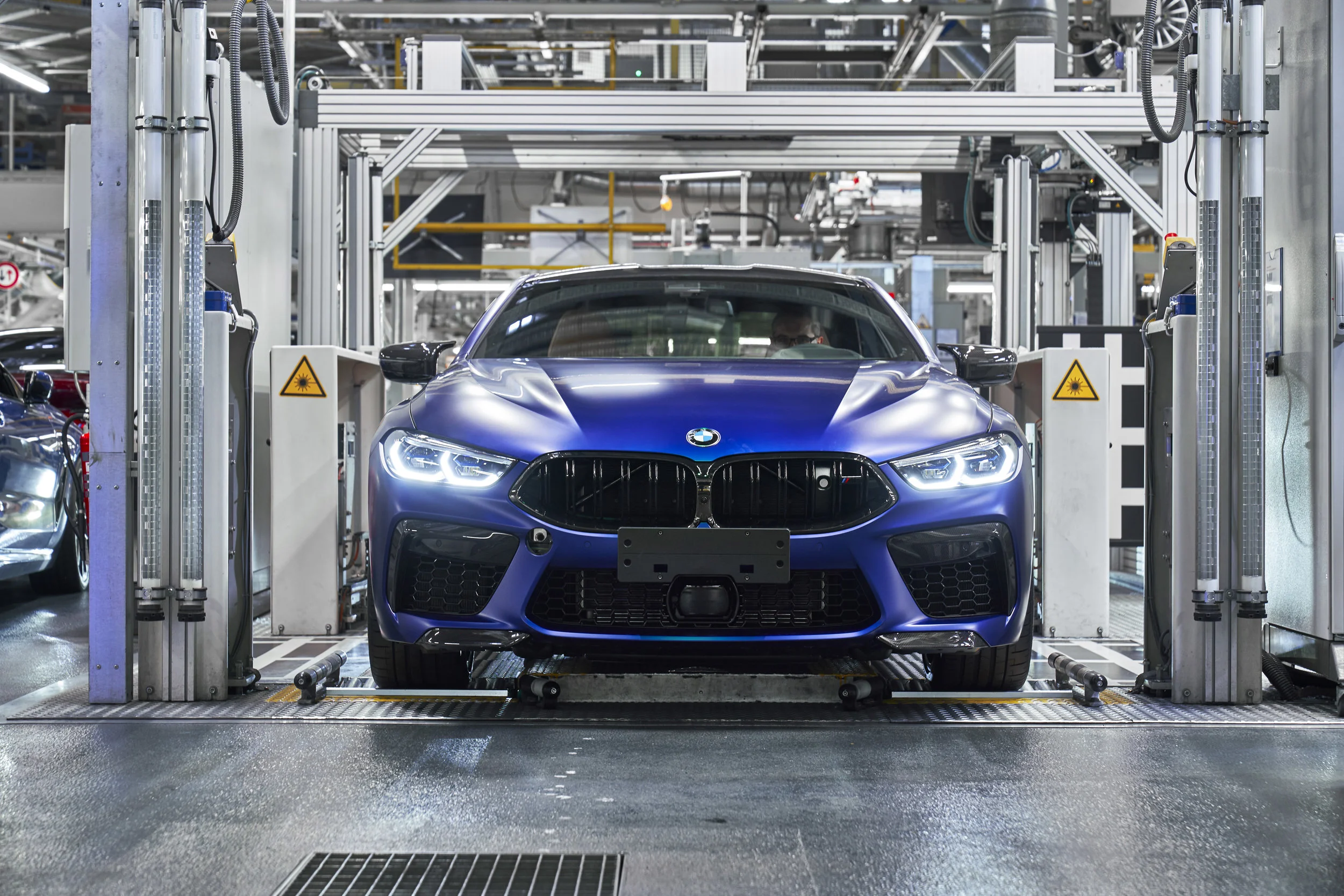 P90357035_highRes_the-new-bmw-m8-compe.jpg