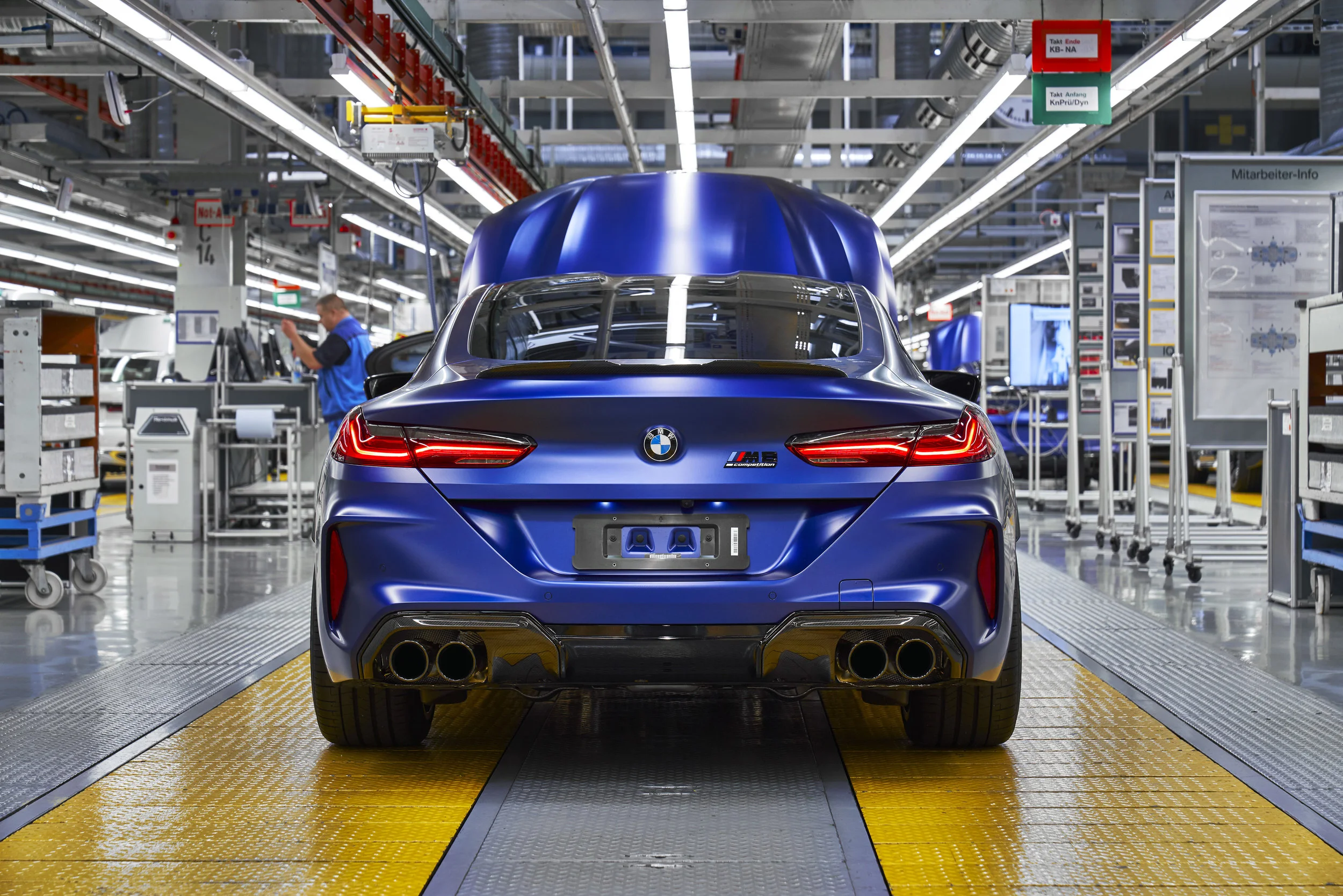 P90357039_highRes_the-new-bmw-8-series.jpg