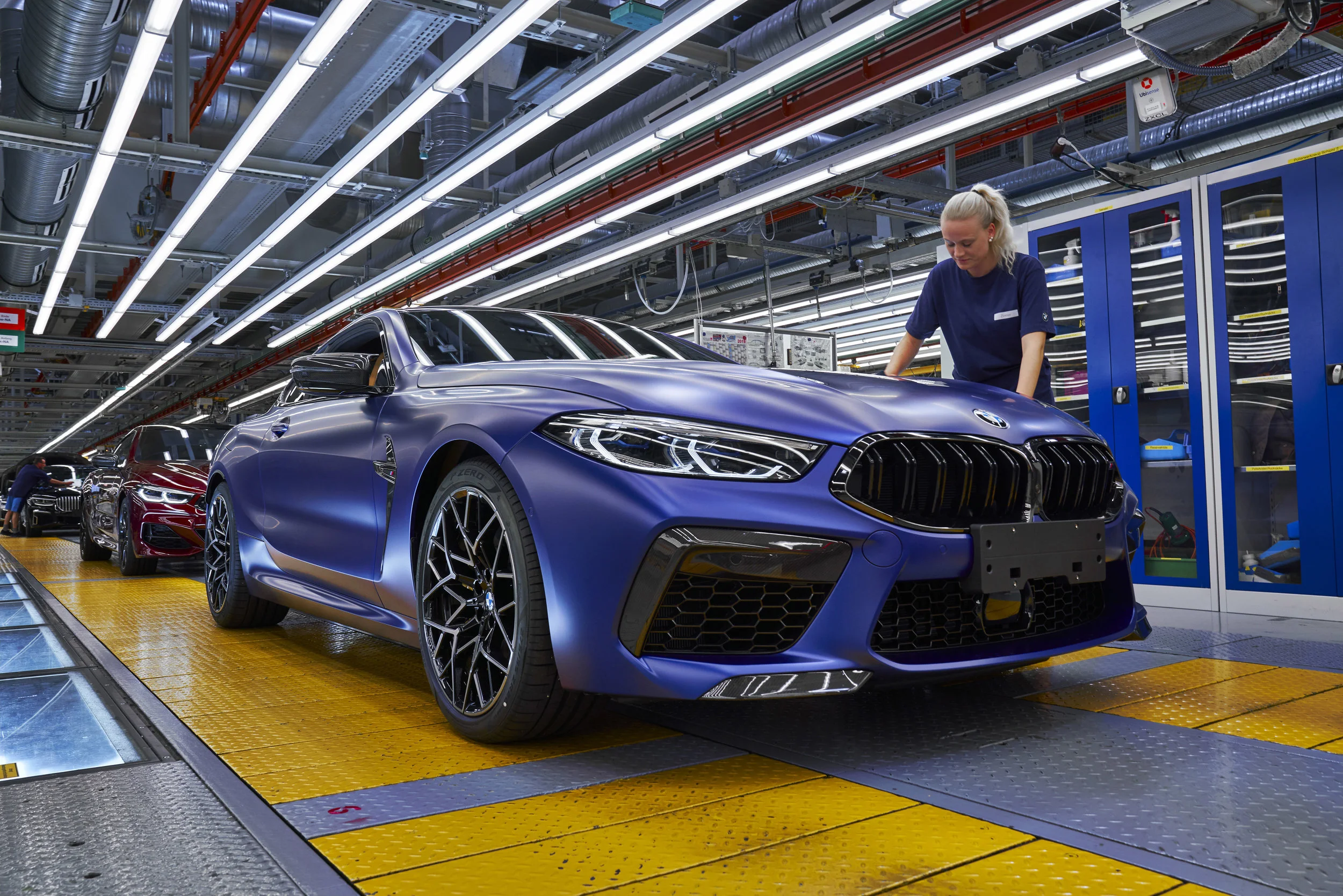 P90357043_highRes_the-new-bmw-8-series.jpg