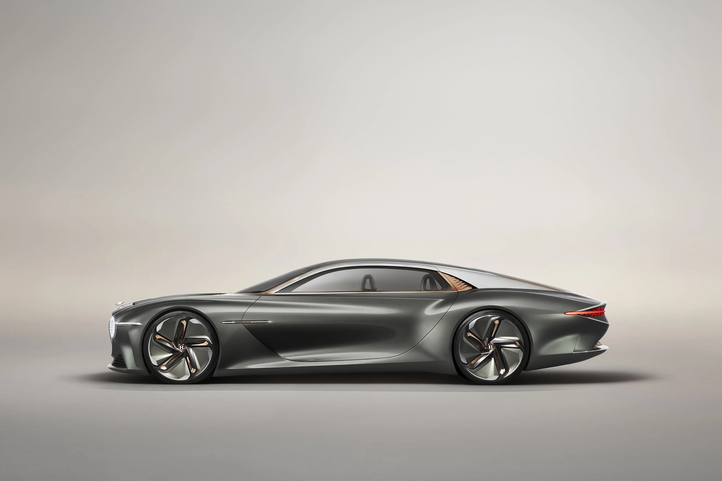 Bentley EXP 100 GT (4).jpg