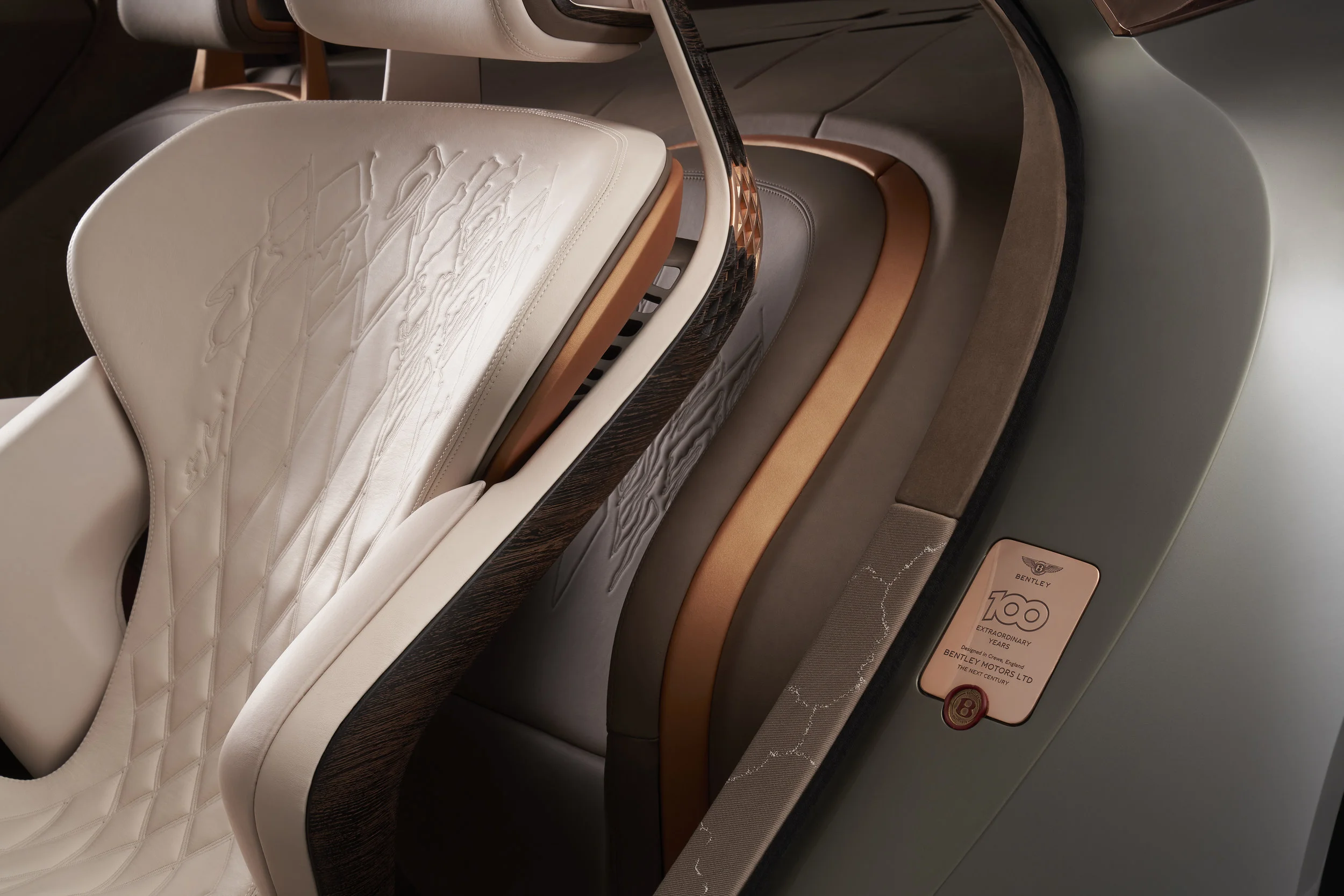Bentley EXP 100 GT (13).jpg