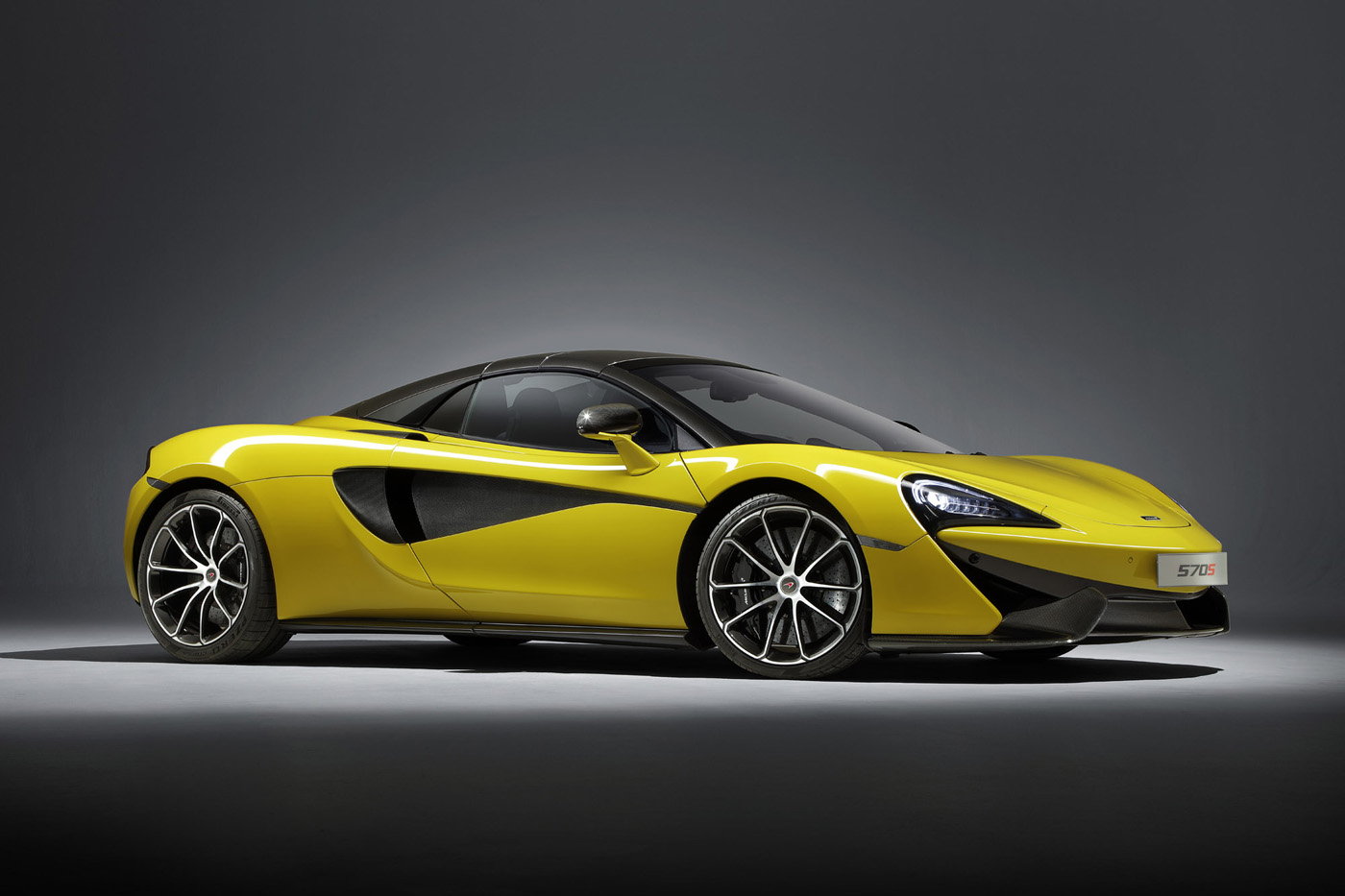 McLaren_570s_Spyder_Shot_01_002_LR.jpg