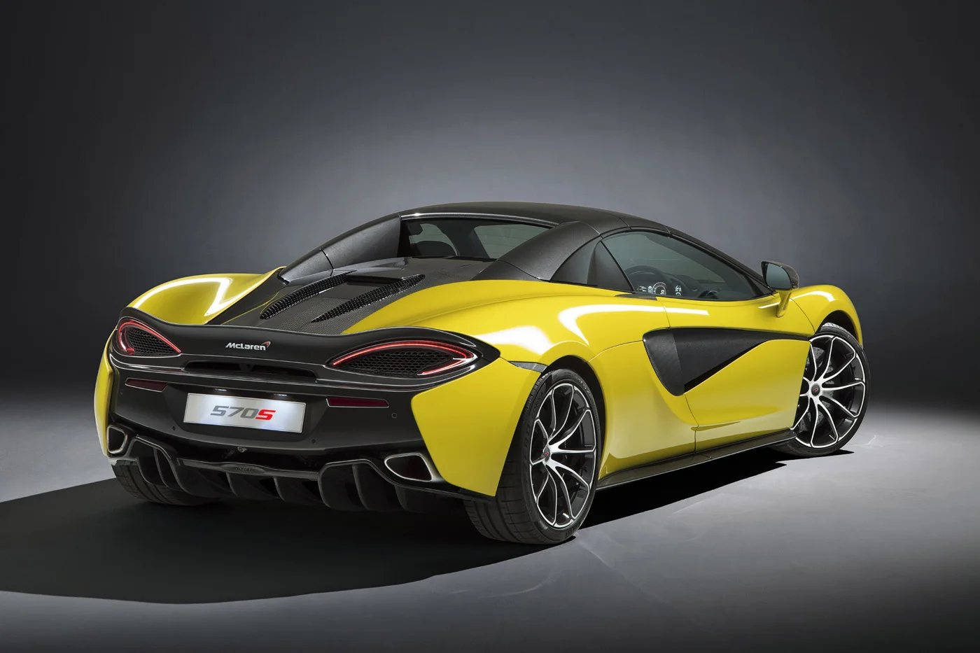 McLaren_570s_Spyder_Shot_02_002_LR.jpg