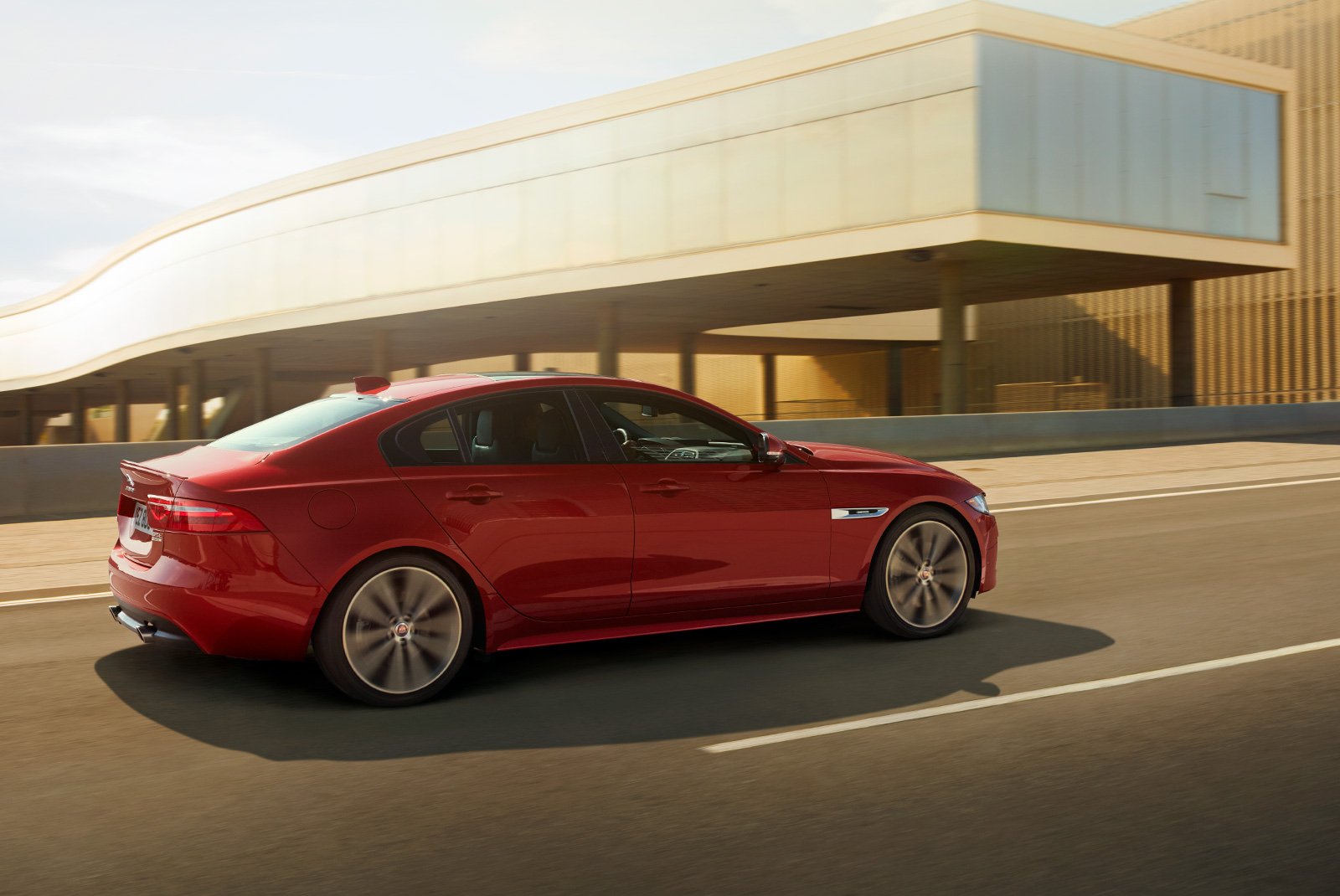 Jaguar_XE_7-1.jpg