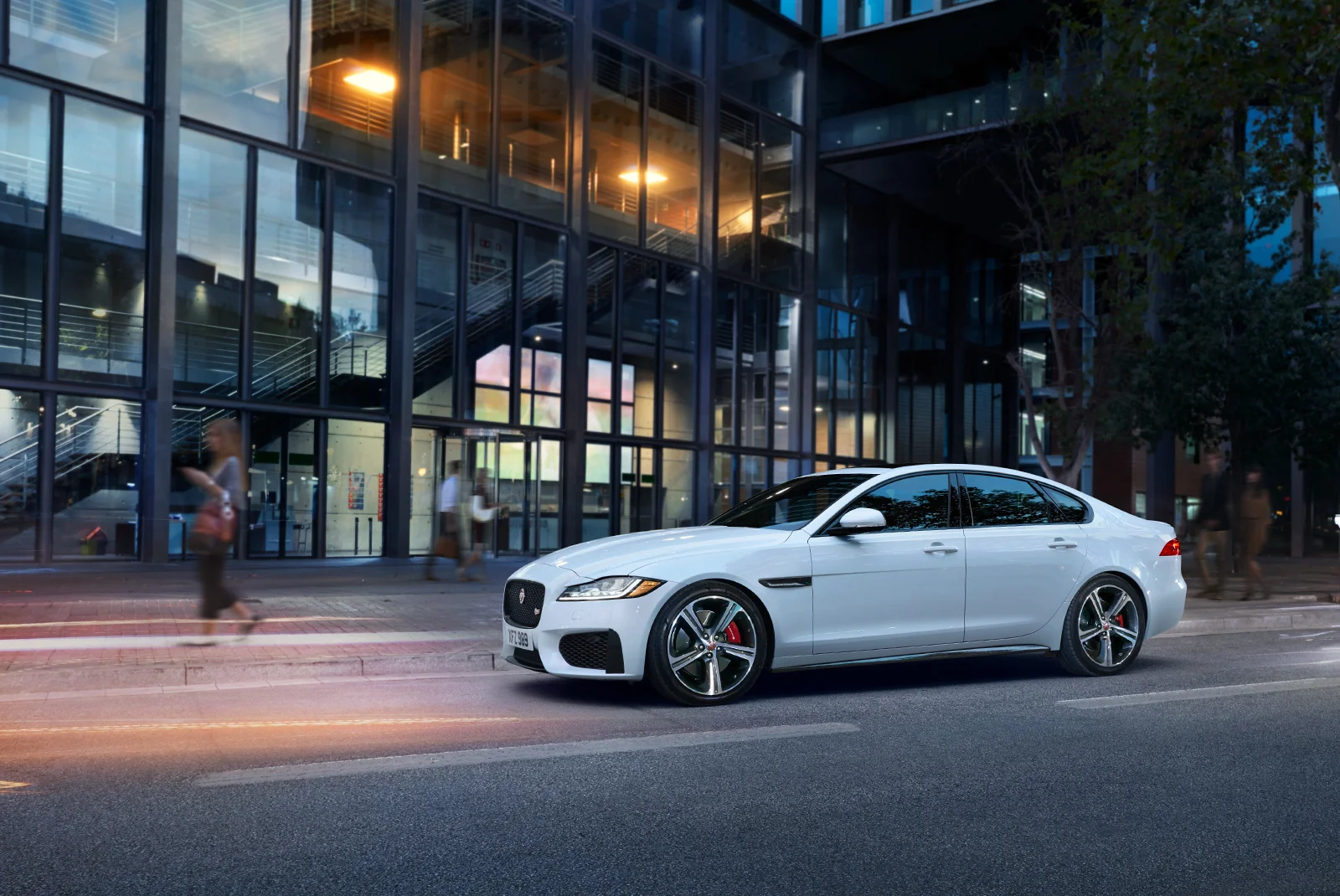 Jaguar_XF_14-1.jpg