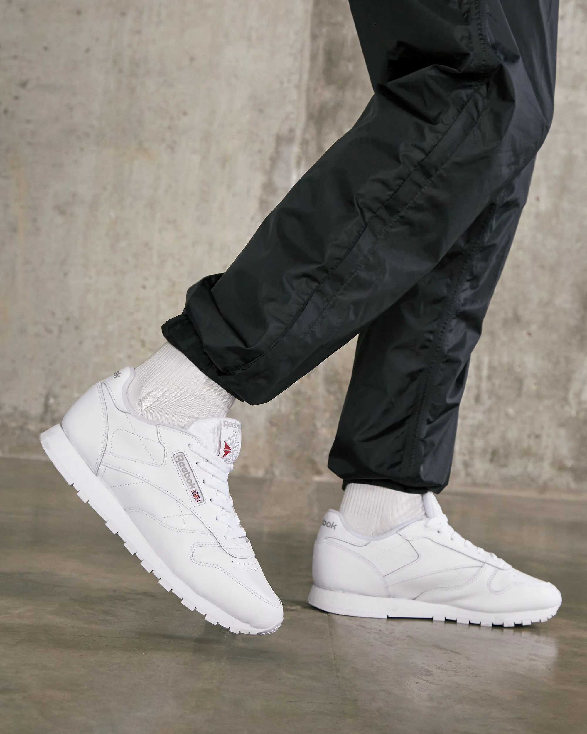 295 - Breaks-FRAS_005-USC-Reebok-Classic-Leather-Pink-W.jpg