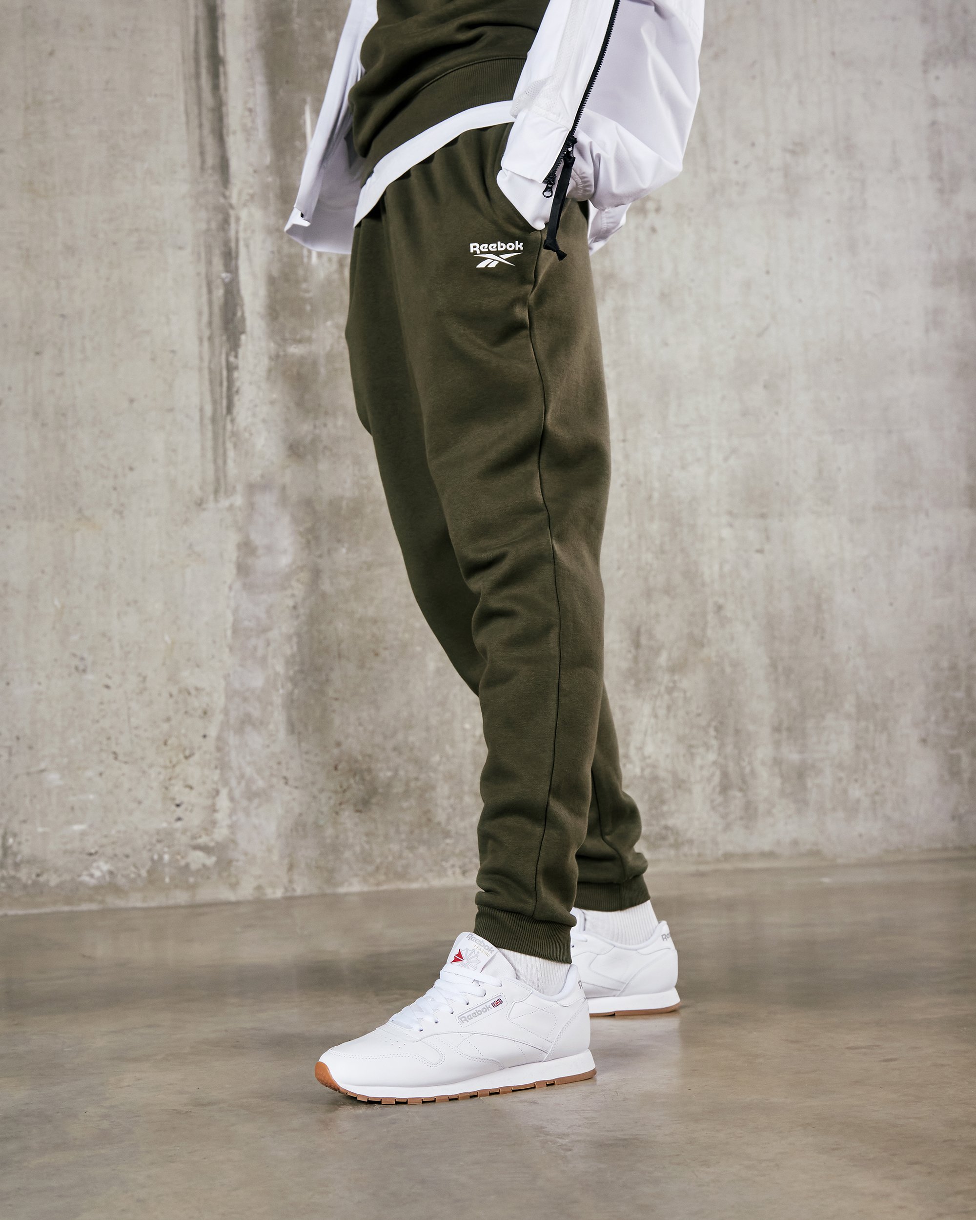 1993 -Breaks-FRAS_005-USC-Reebok-Classic-Leather-White-M.jpg