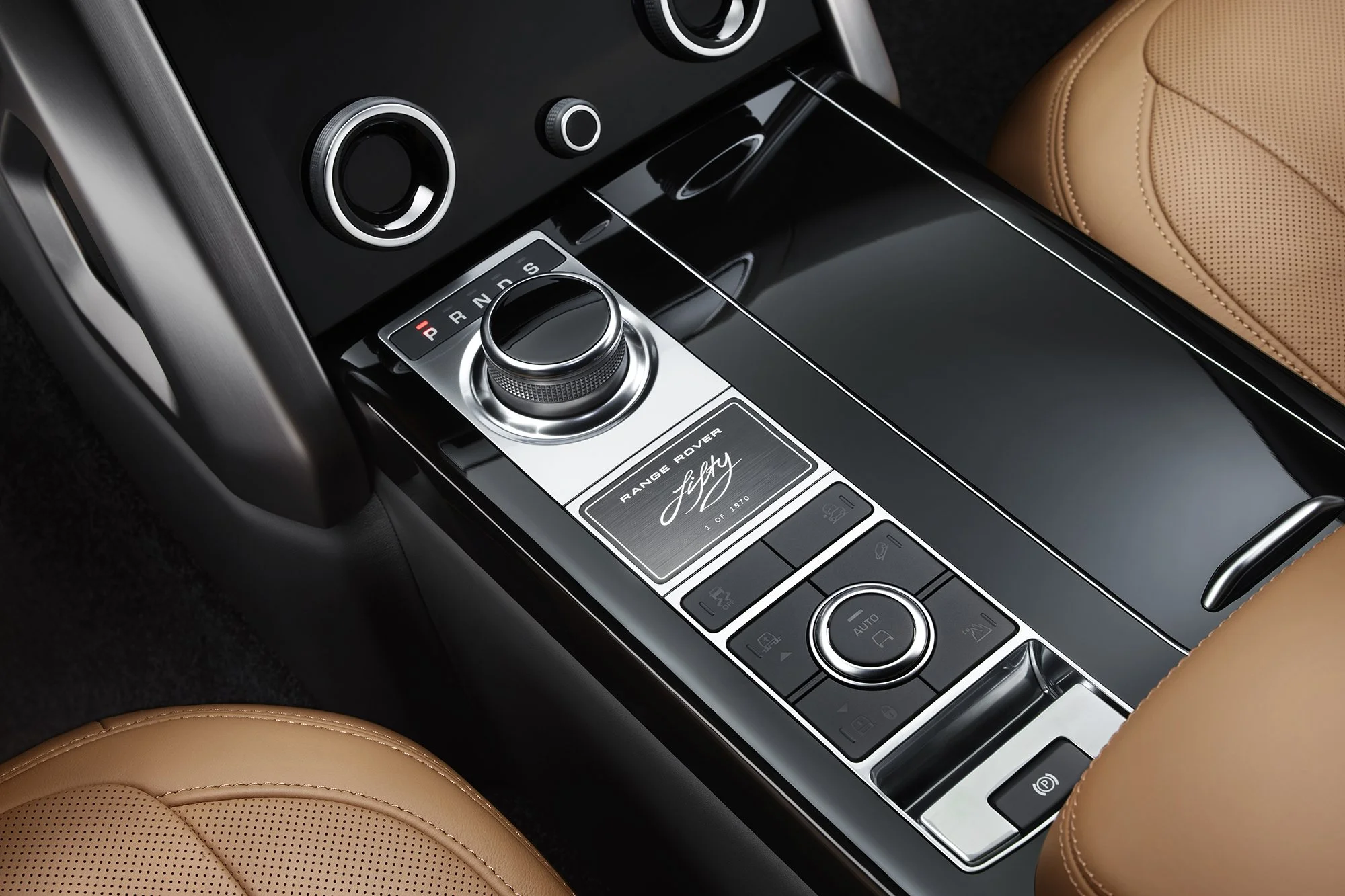 Bunker_Range_Rover_50th_006.jpg