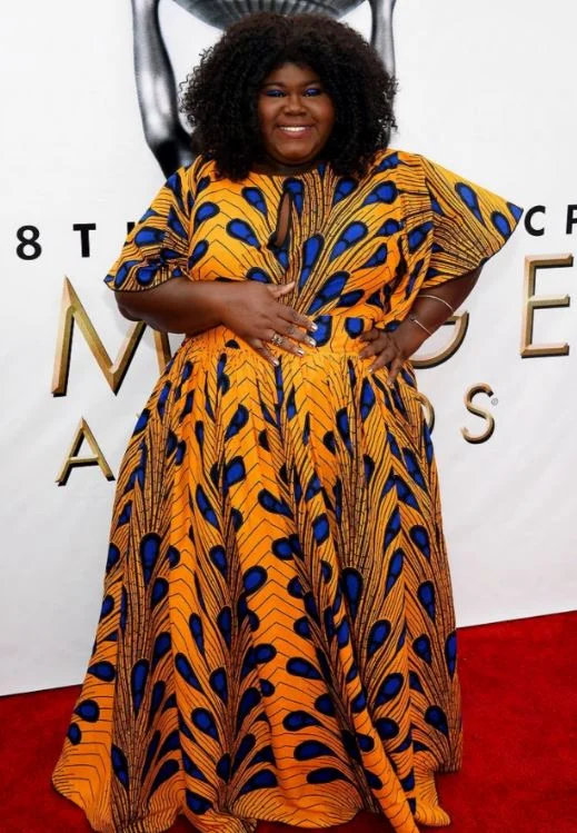 Gabourey Sidibe gave colour and print at the 2017 Image Awards - and I loved that her eyeshadow was the perfect matching blue to her dress!