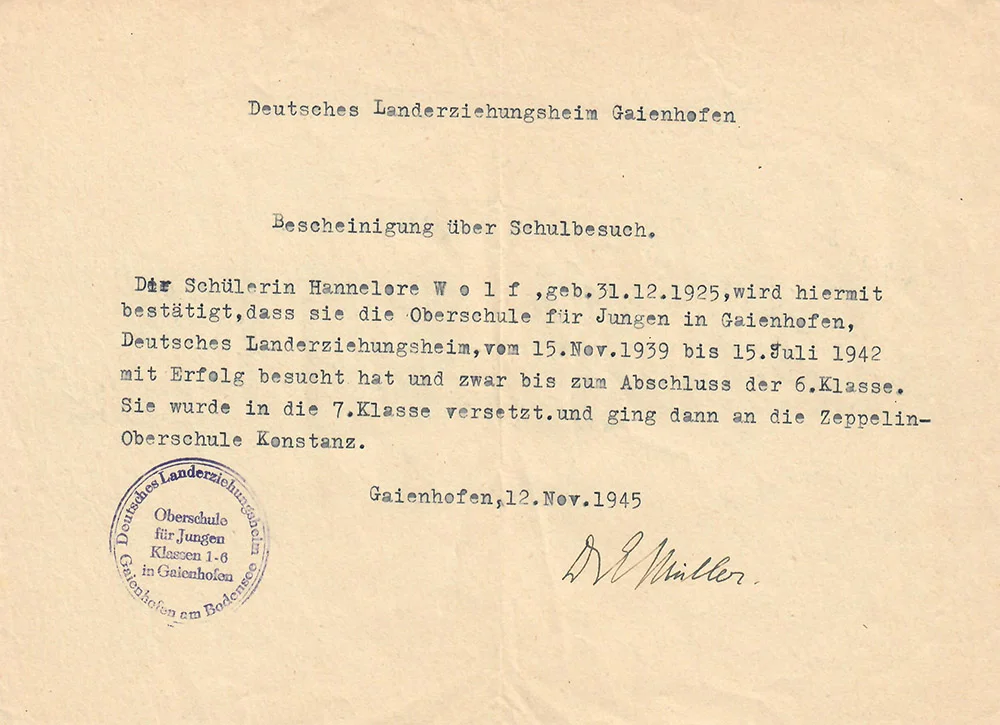 Von November 1939 bis Sommer 1942 besucht sie das „Deutsche Landerziehungsheim“ in Gaienhofen. Hier legt sie im Juli 1942 die Mittlere Reife ab.