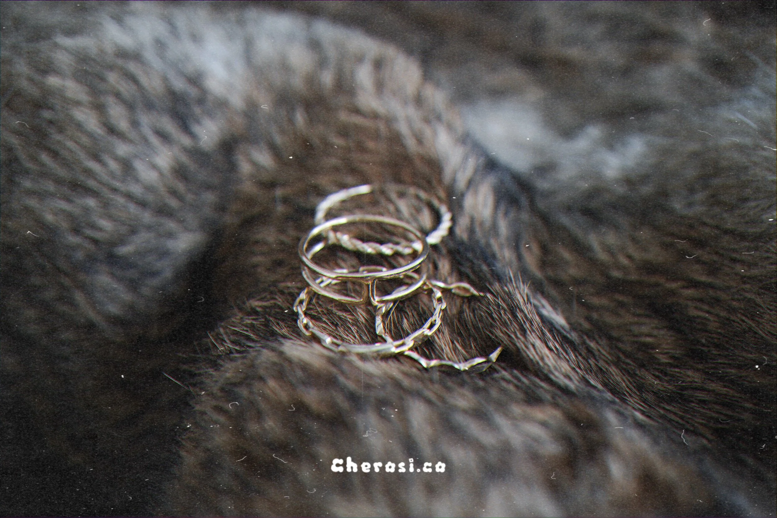 Golden Advice: How to style gold jewelry