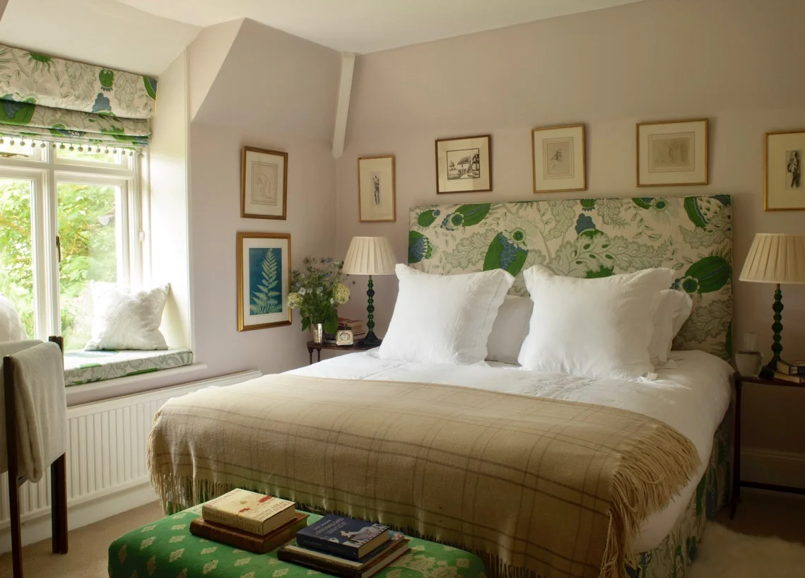 English Decor Pattern Modern English Decorating — Elegant Mayhem
