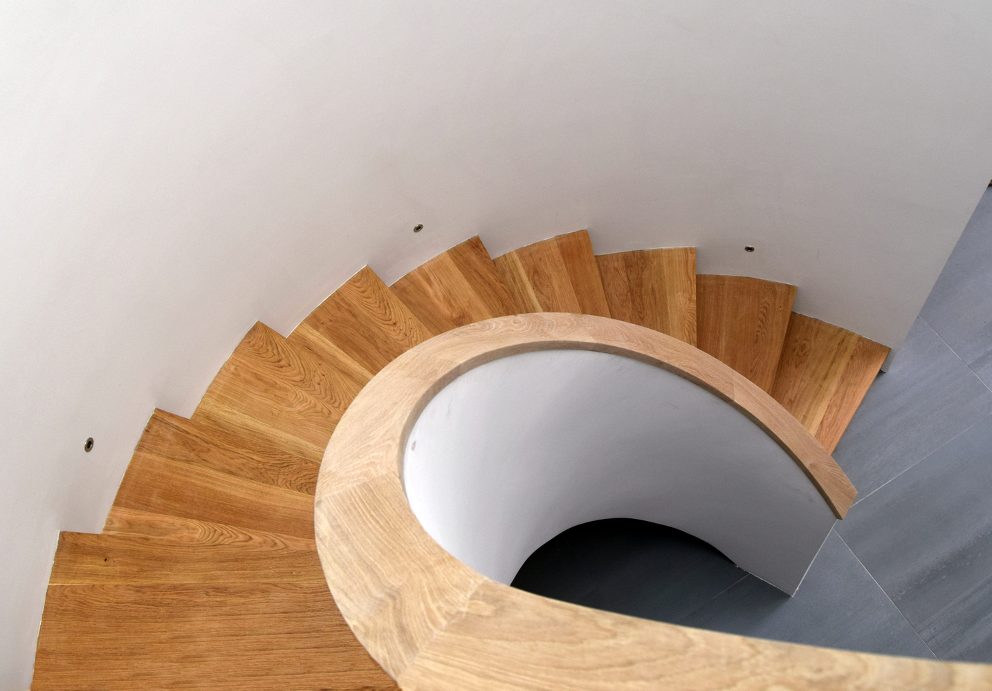 spiral-stairs-top