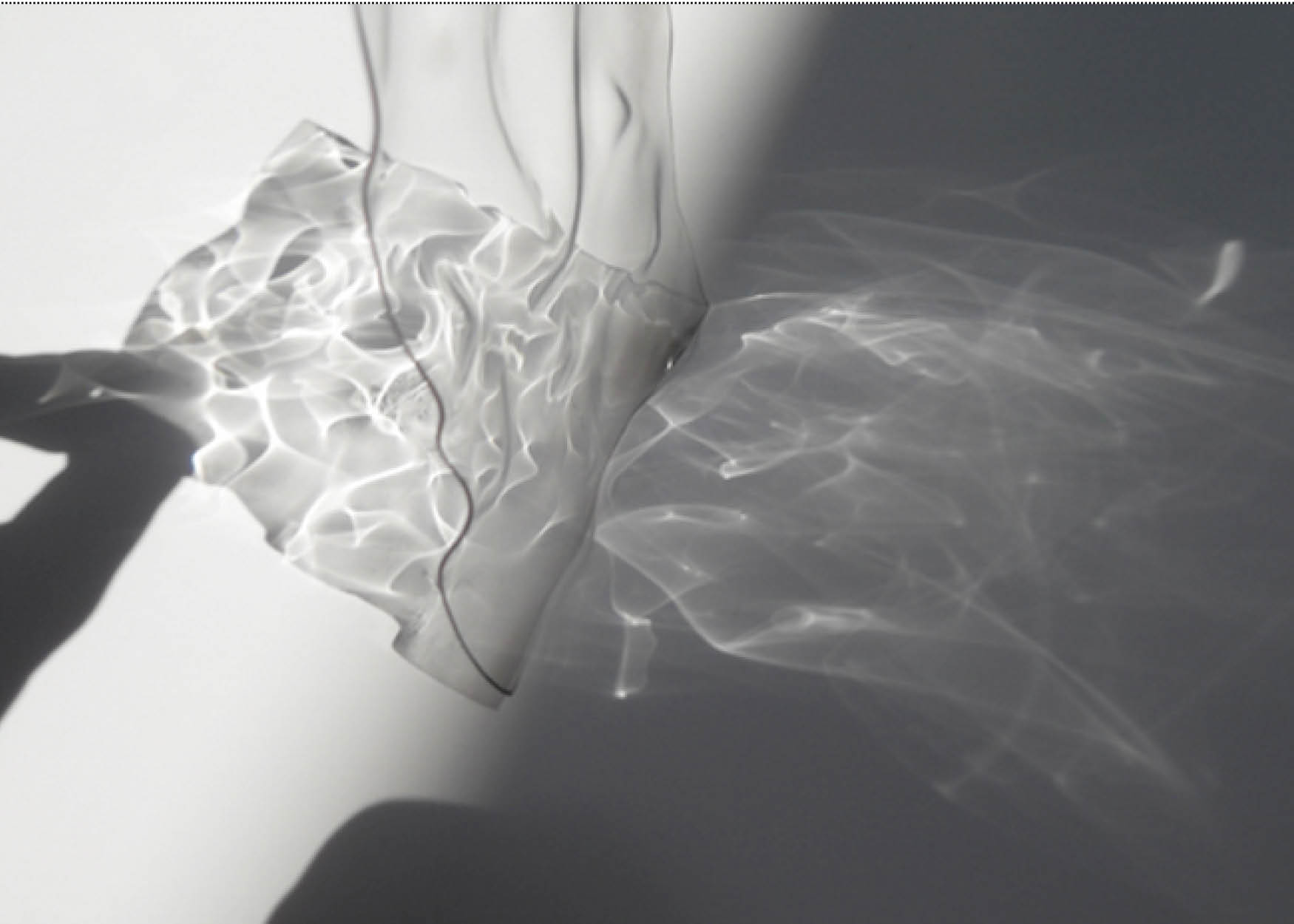 <h1 id="thesisprojecttitle">Glass Beyond Transparency</h1>