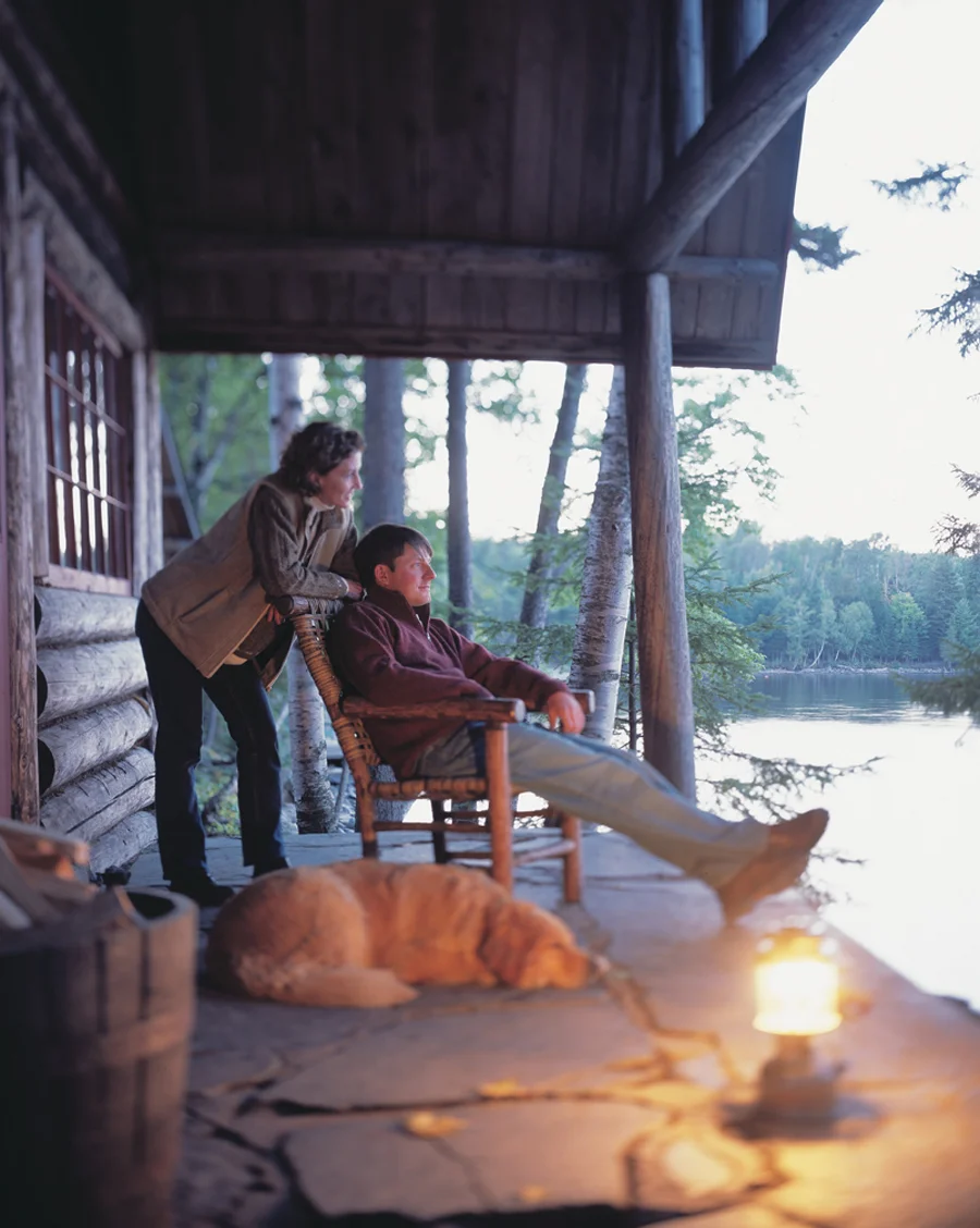 12-coupleporch.jpg