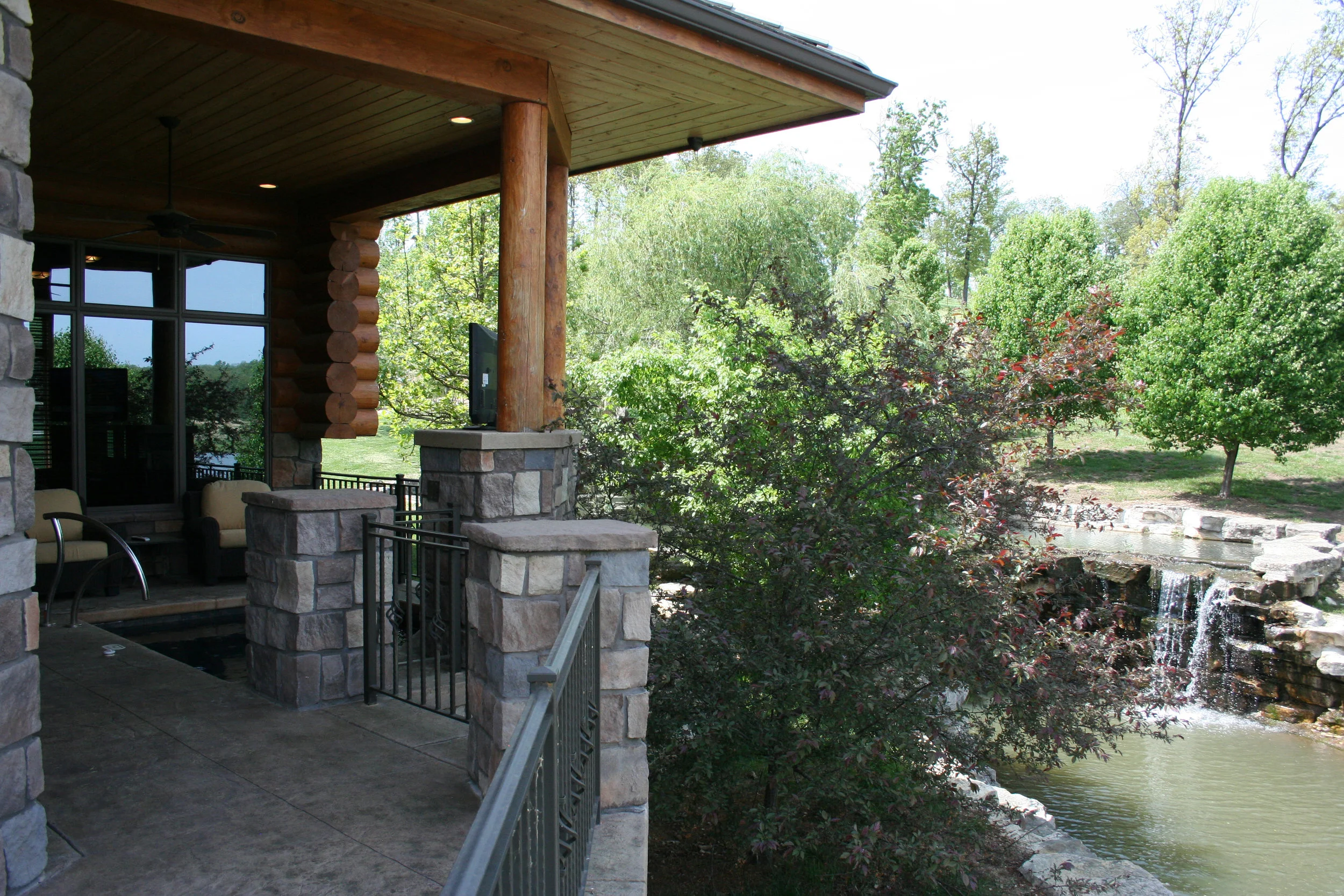 a master bedroom hot tub area.JPG