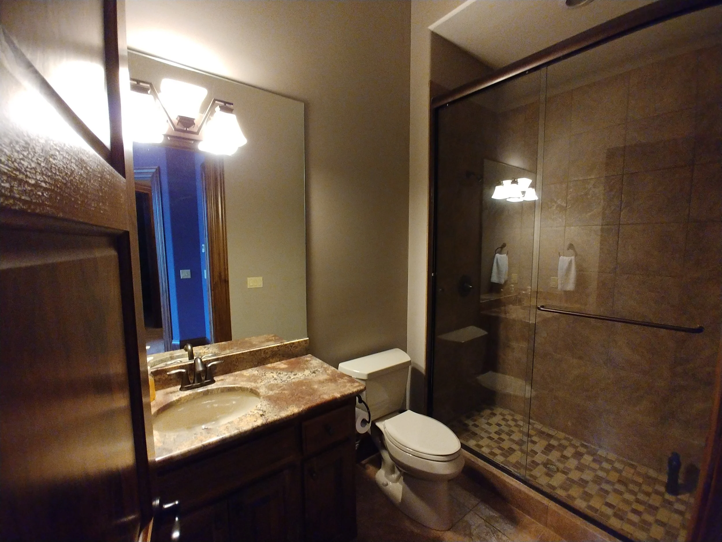 aa guest restroom .jpg