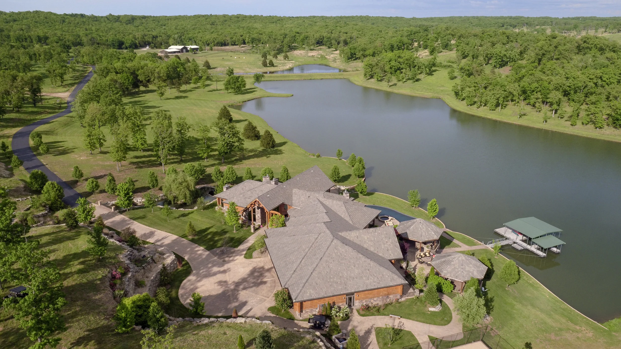 aa site with barn and house.JPG