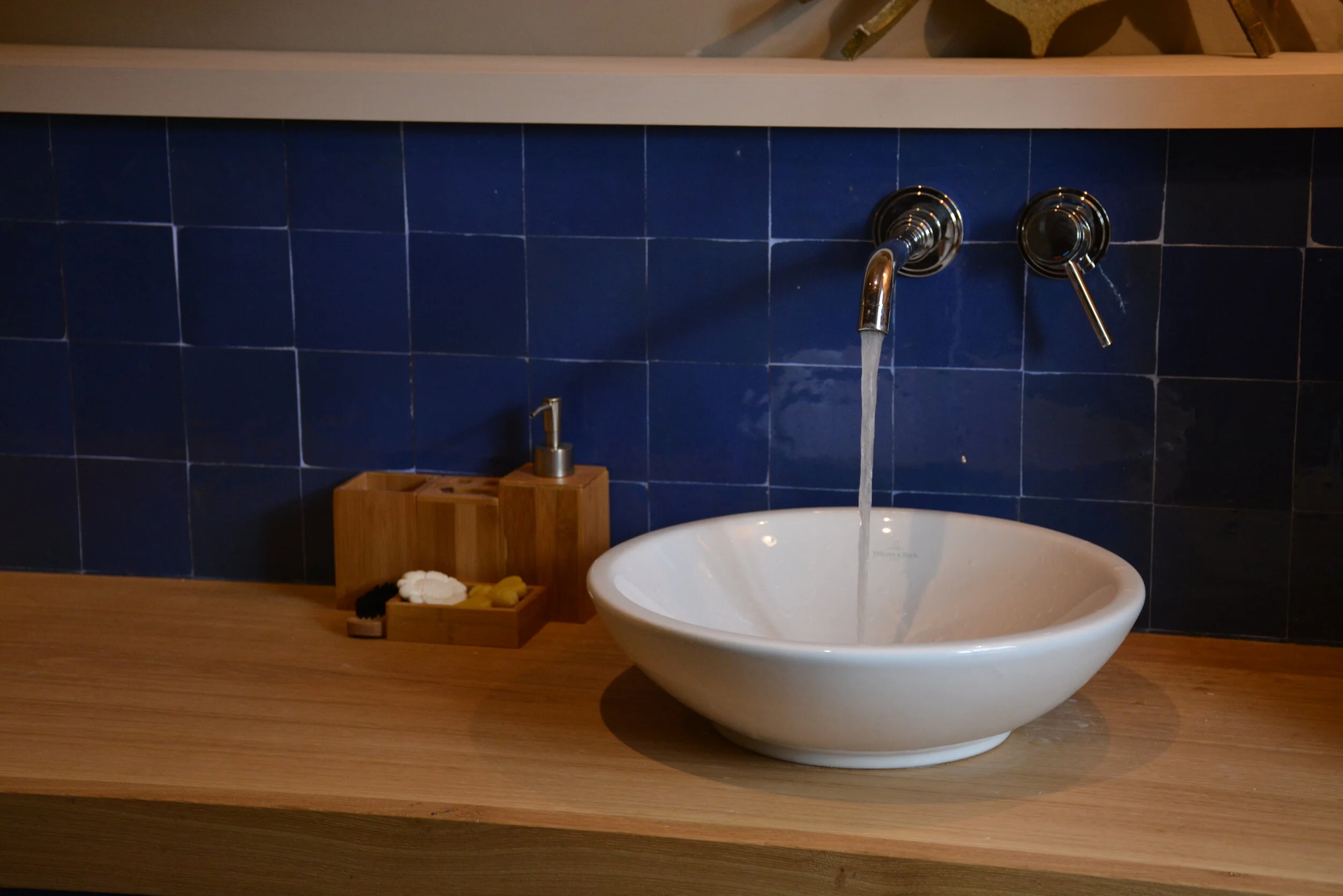 bathroom blue -basin .JPG