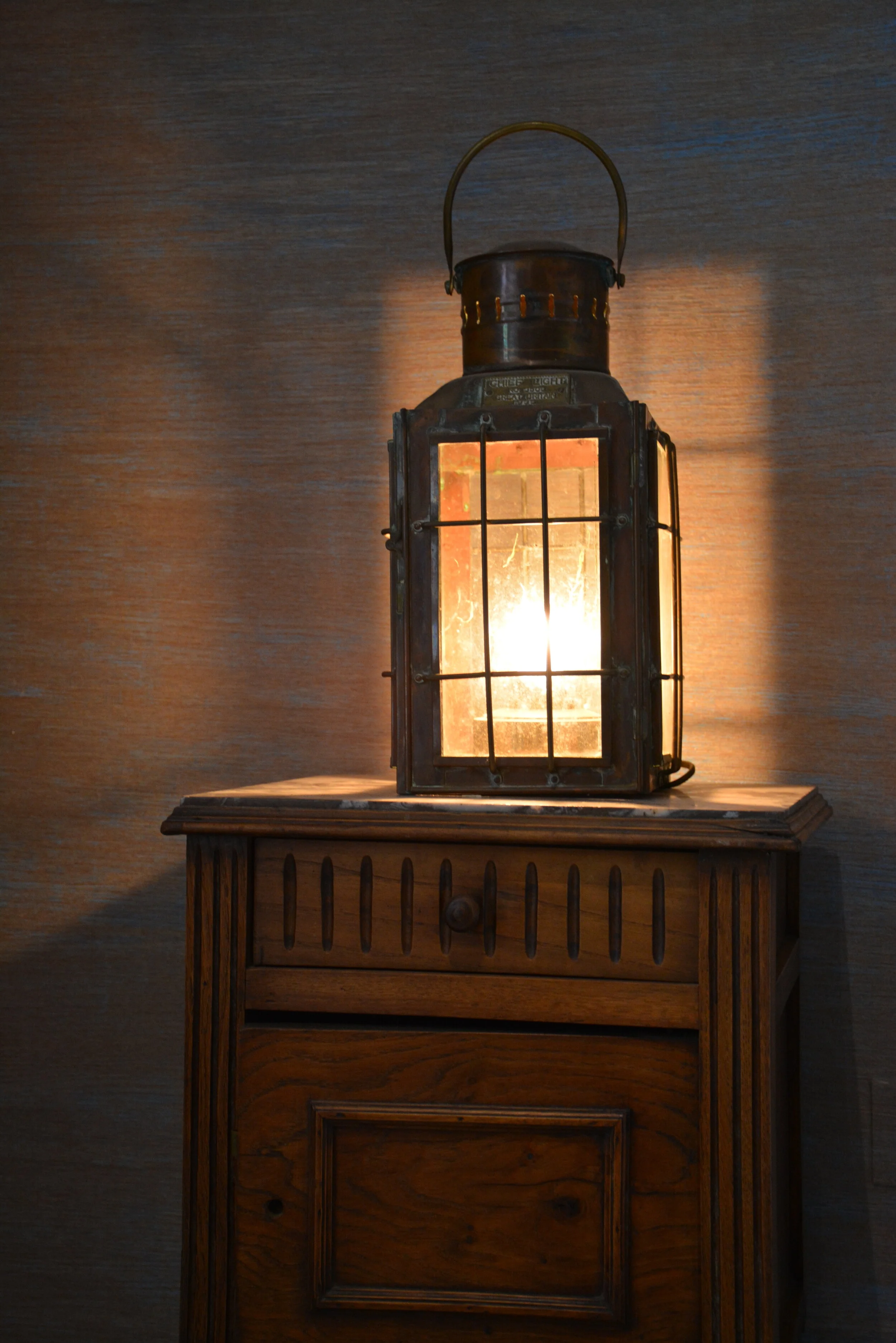 detail bedroom W 2.JPG