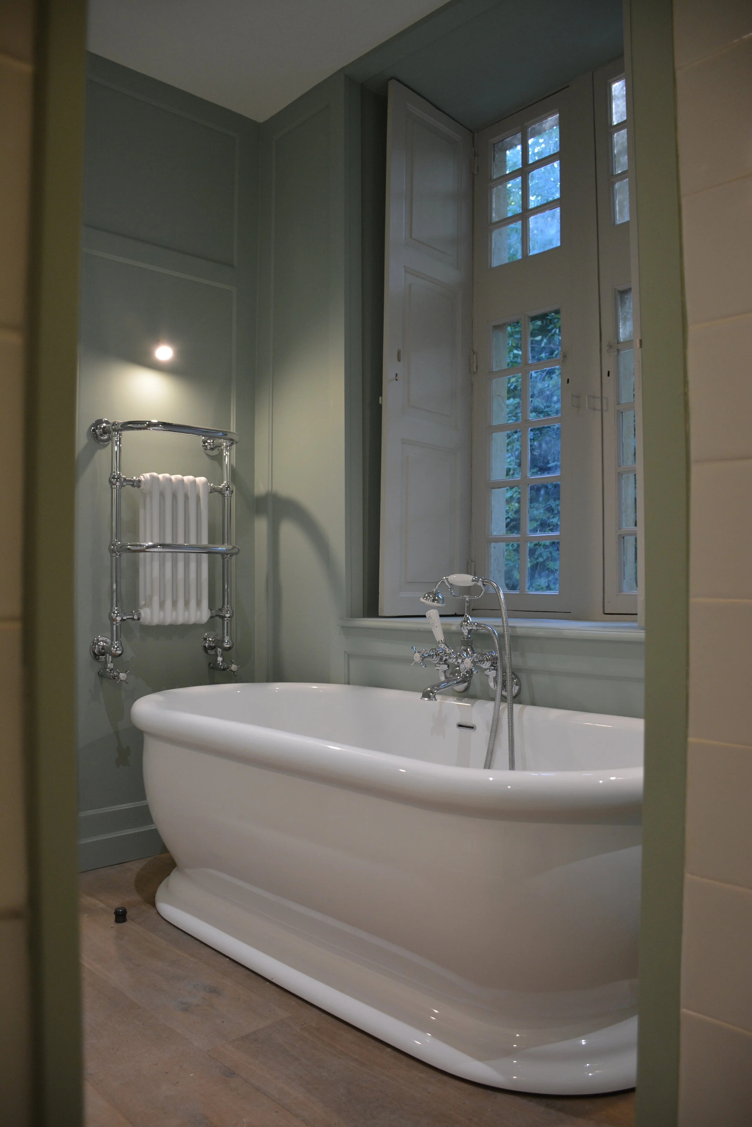 bathroom 1.JPG
