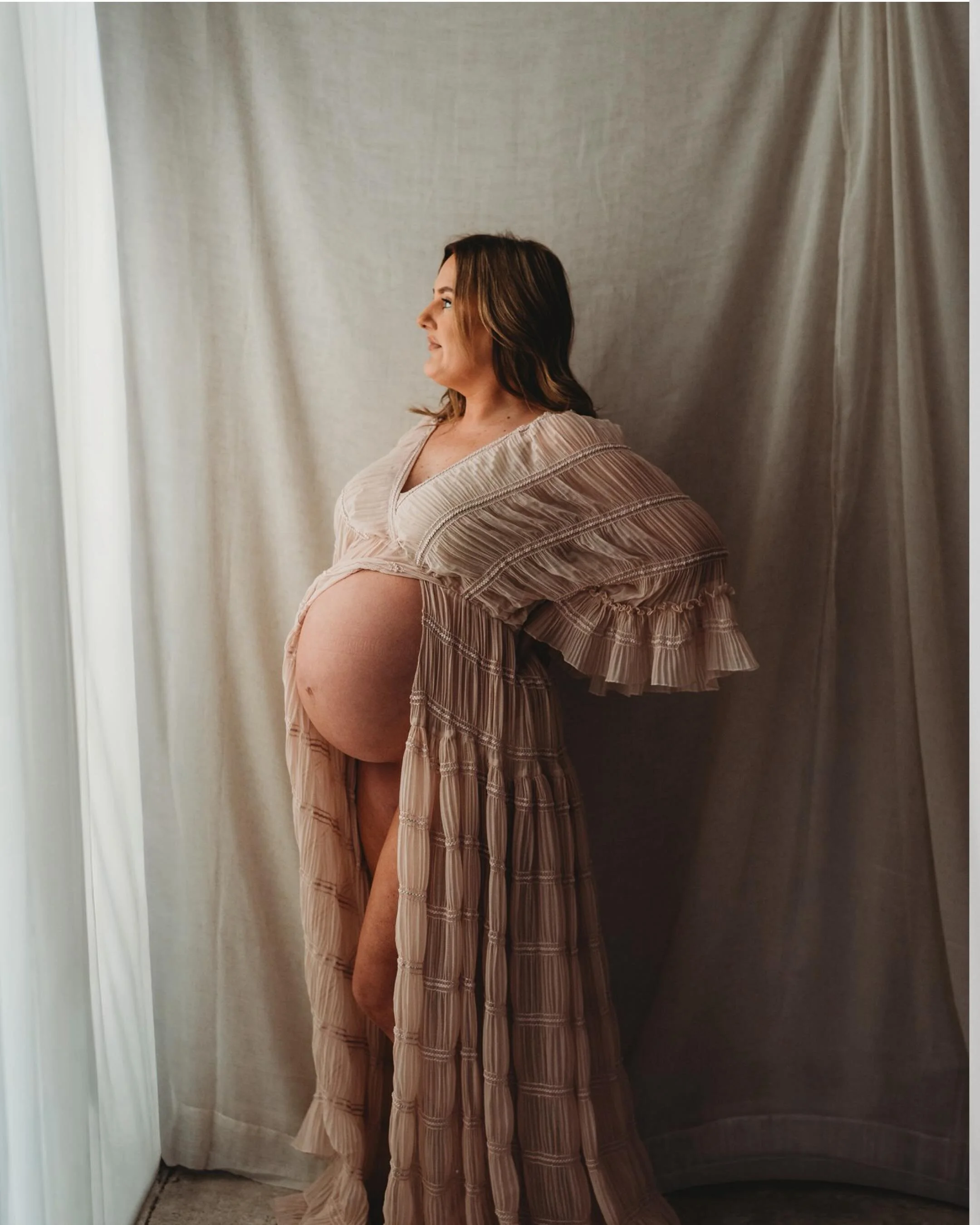 There&rsquo;s something so miraculous about this season of life 🤎 
Your body is quite literally growing a whole human being (or in this mamas case, two 🥹) &mdash; stretching, changing, nurturing and carrying so much love all at once. It deserves to