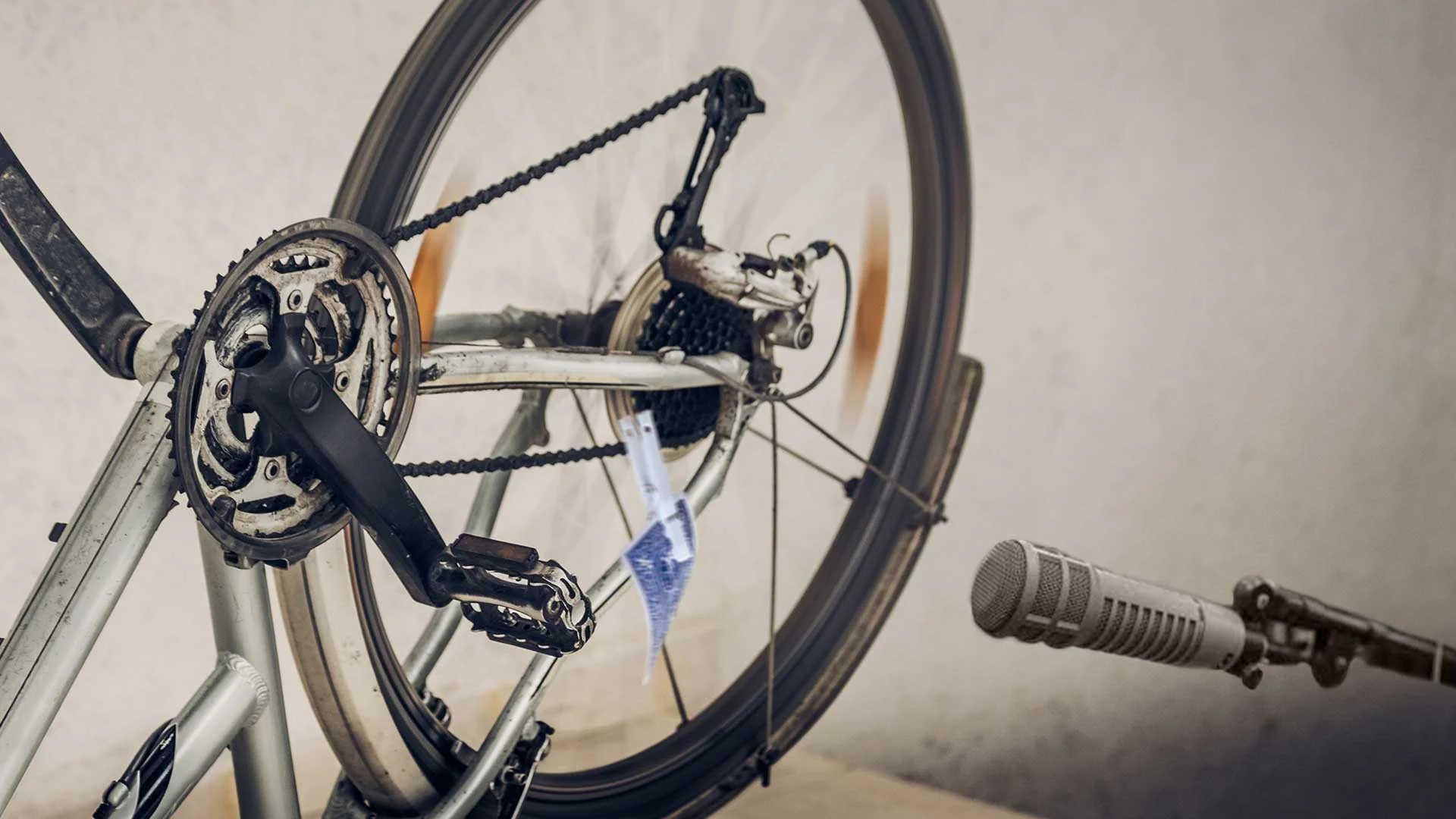 MPR-Plays-the-Sounds-of-Baseball-Cards-in-the-Spokes-of-Bicycle-Wheel-for-90-Minutes-Straight.jpg