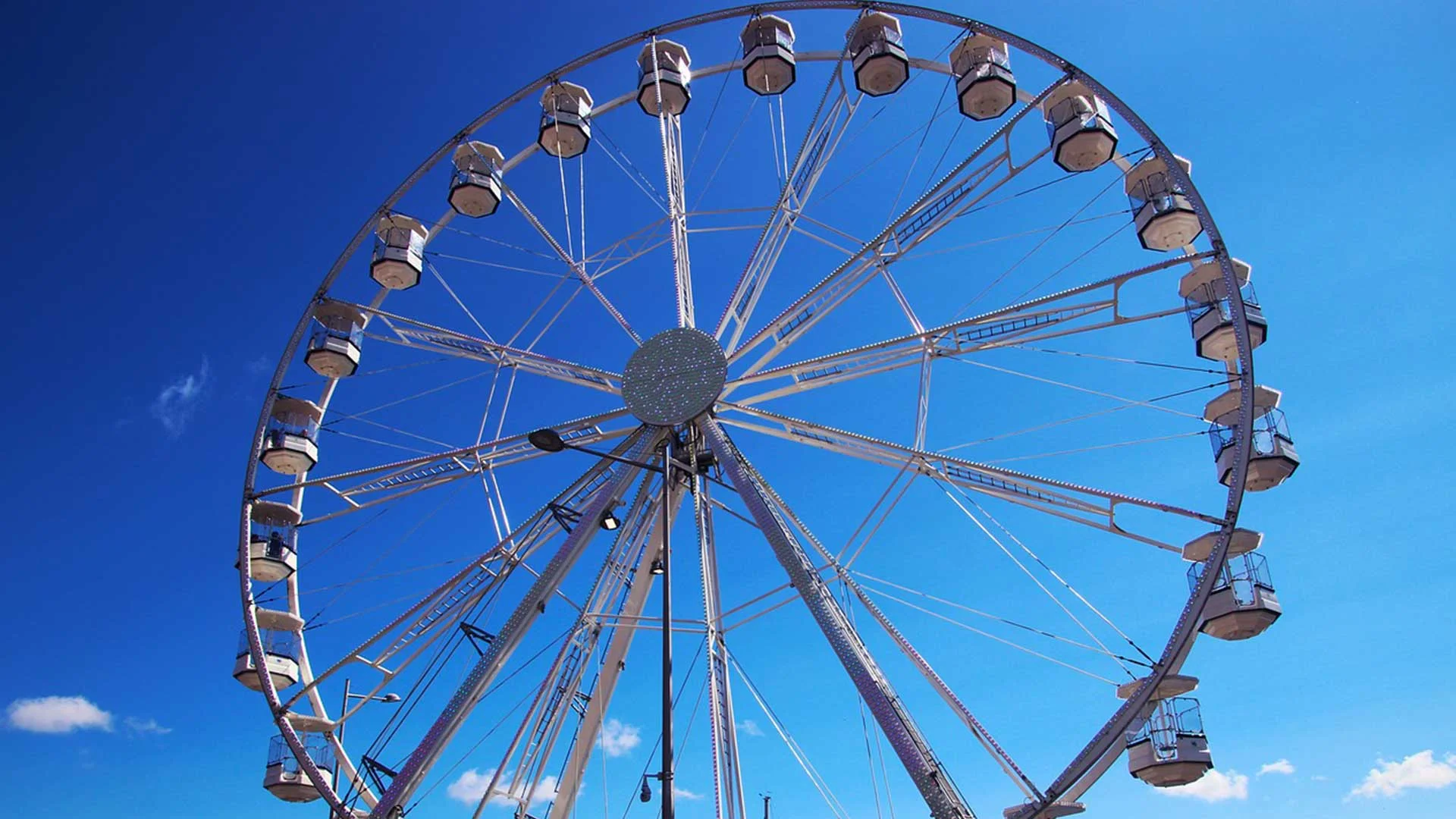 Embarrassed-NCAA-Official-Returns-To-Minneapolis-To-Grab-Forgotten-Ferris-Wheel.jpg